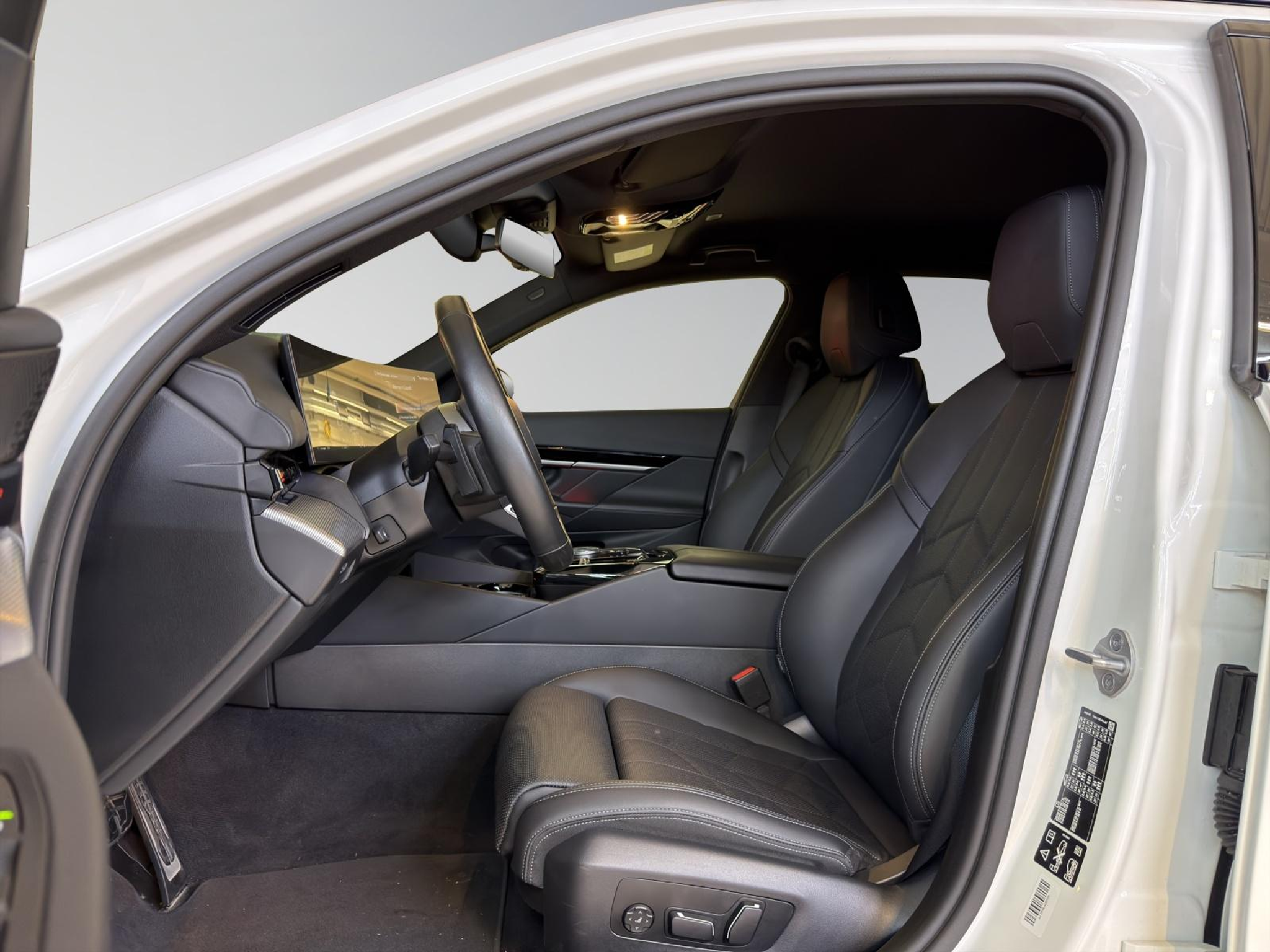 listing desktop thumbnail image 10