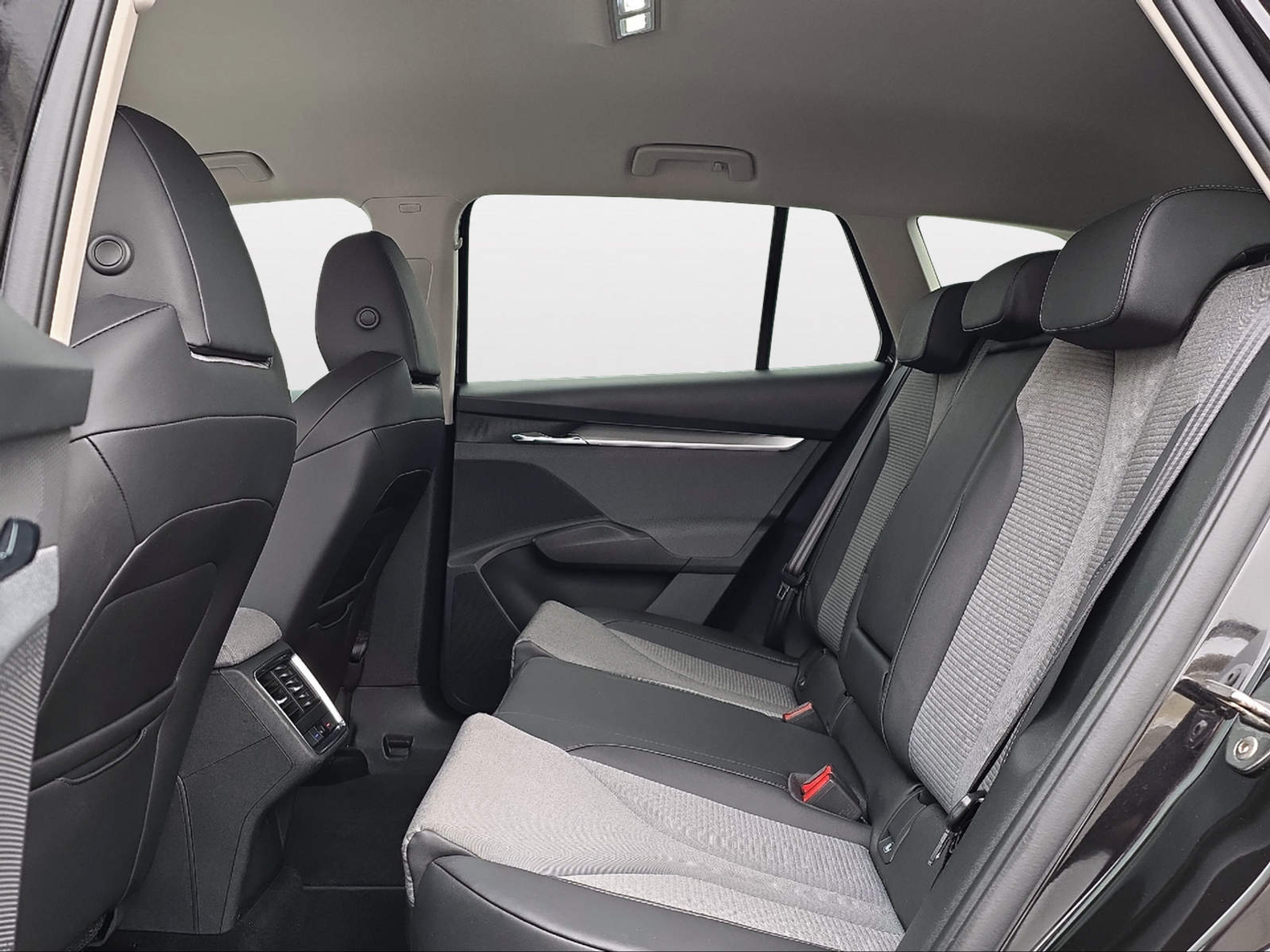 listing desktop thumbnail image 10