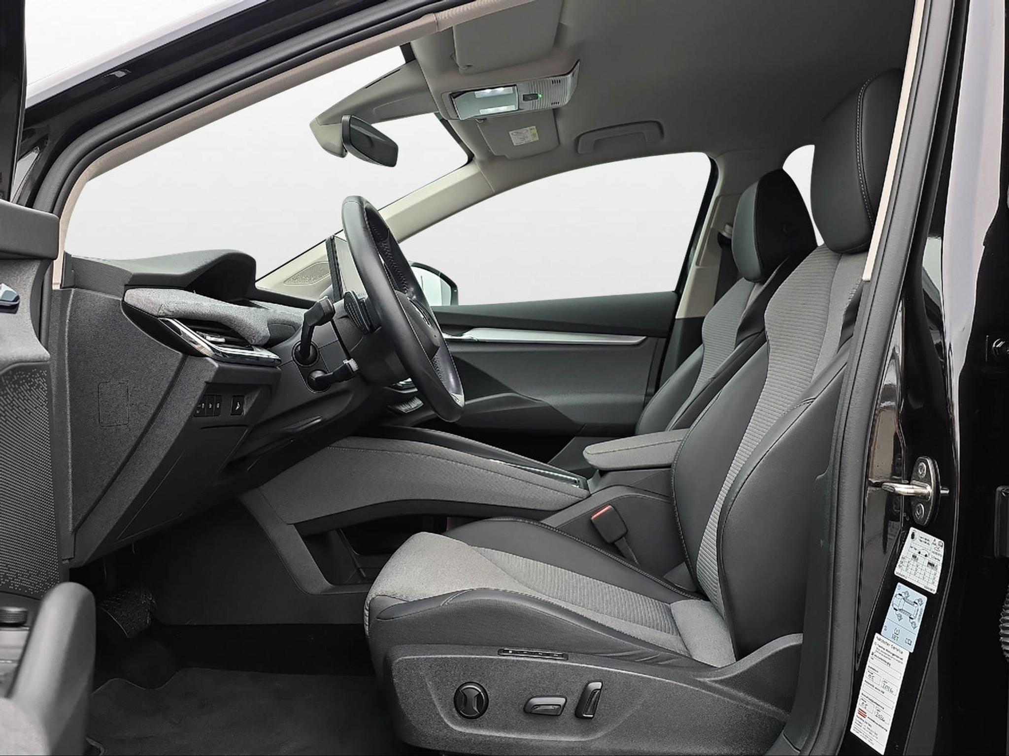 listing desktop thumbnail image 6