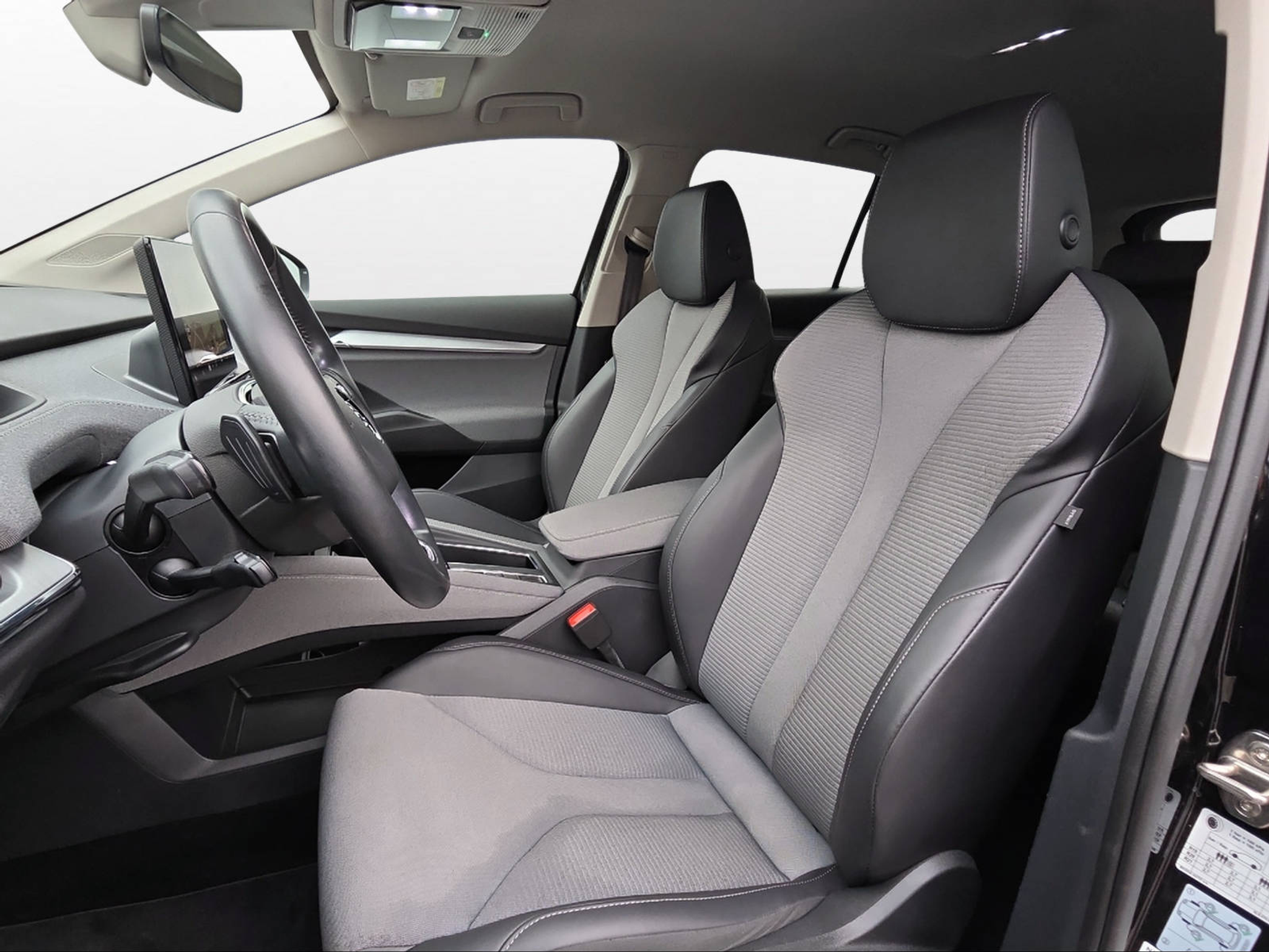 listing desktop thumbnail image 7