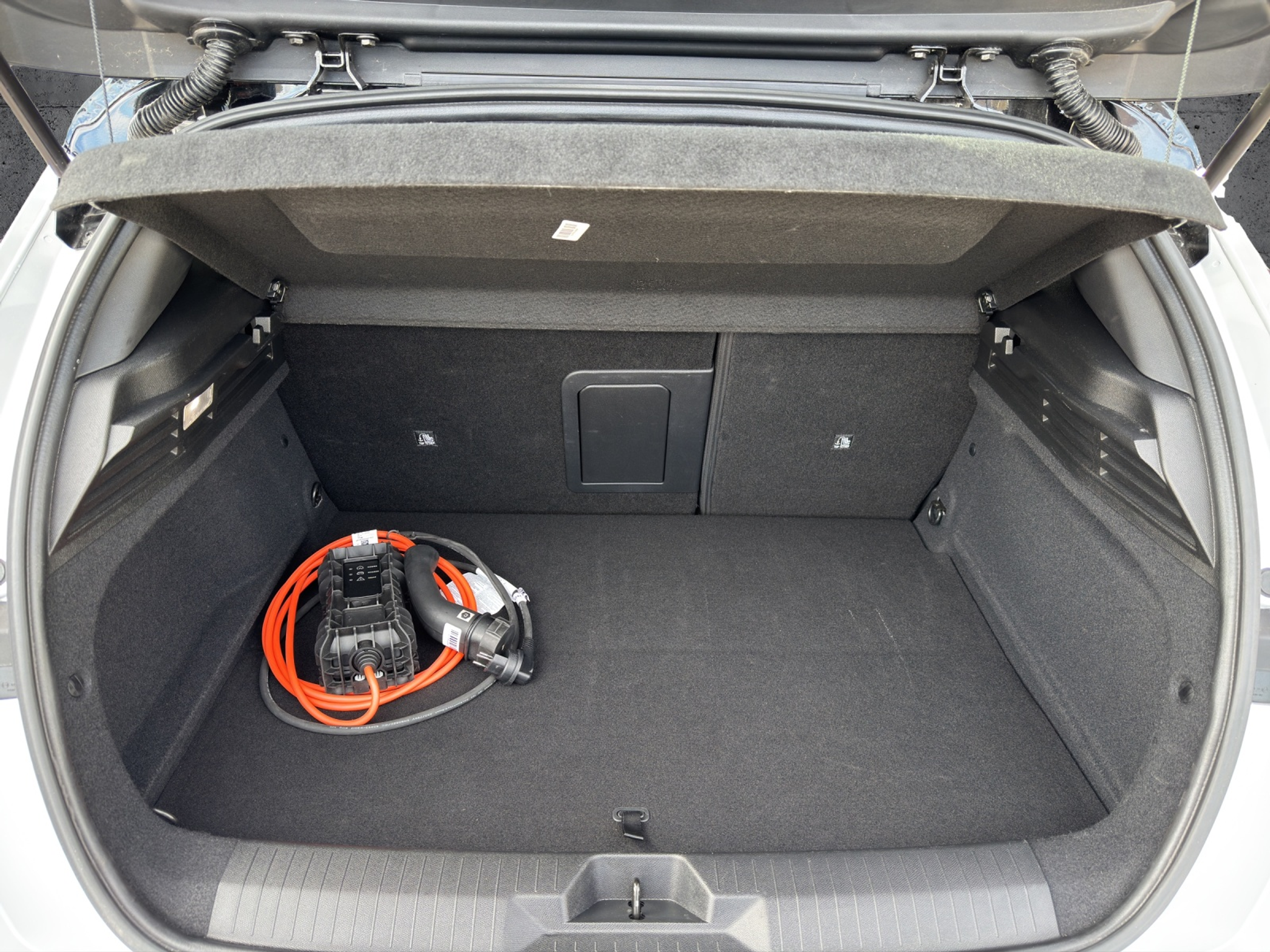 listing desktop thumbnail image 25