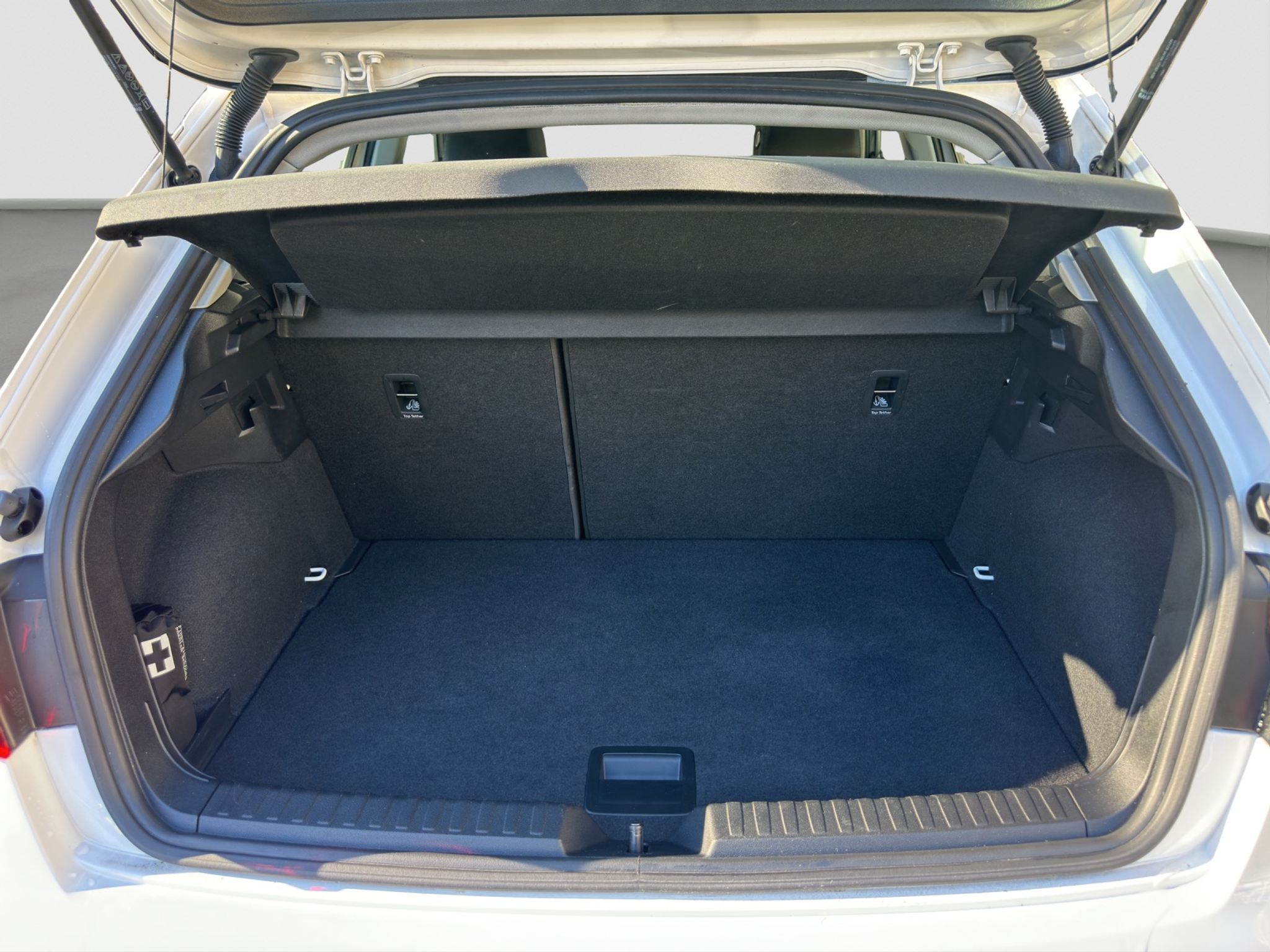 listing desktop thumbnail image 9