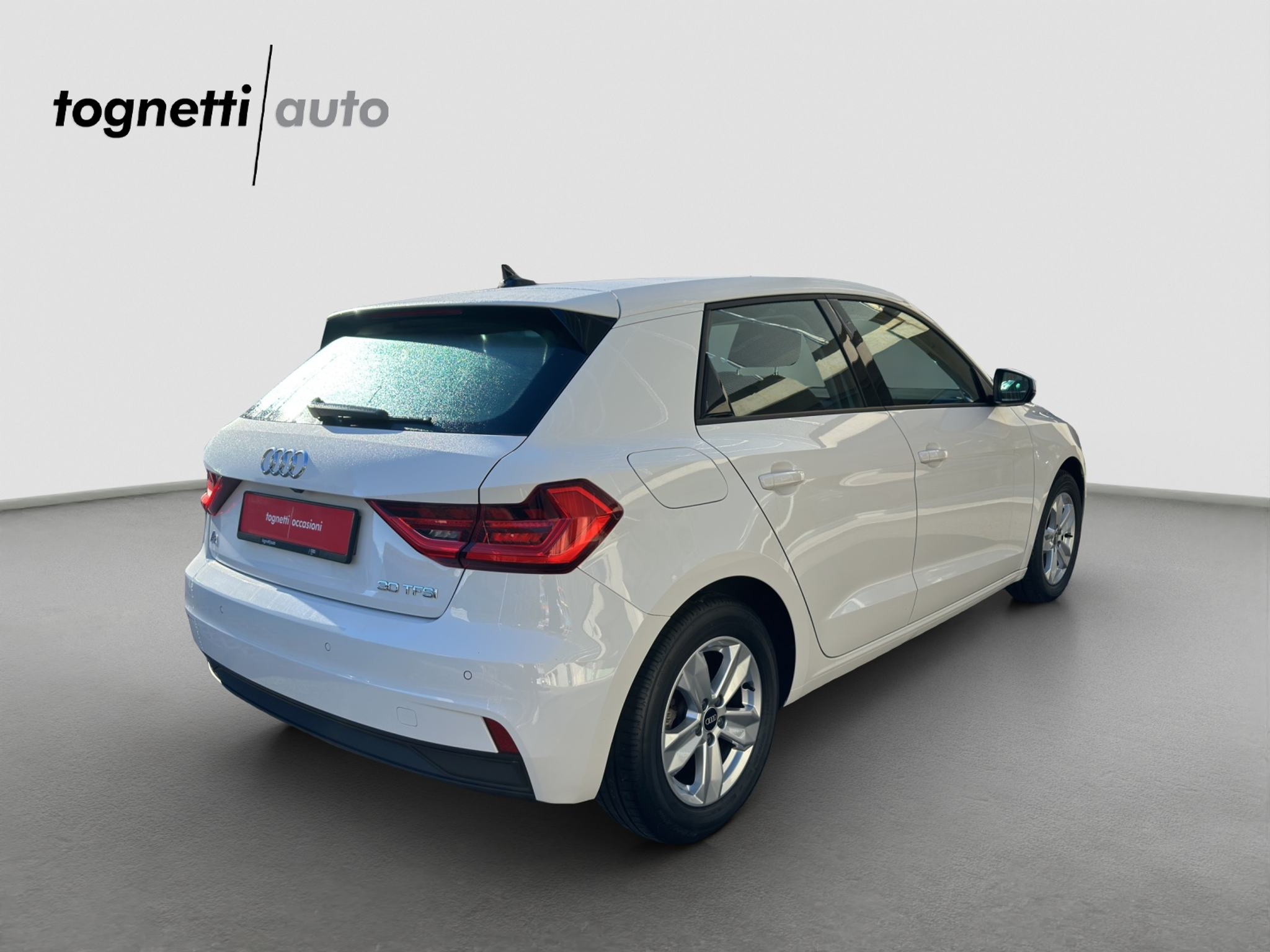 listing desktop thumbnail image 3