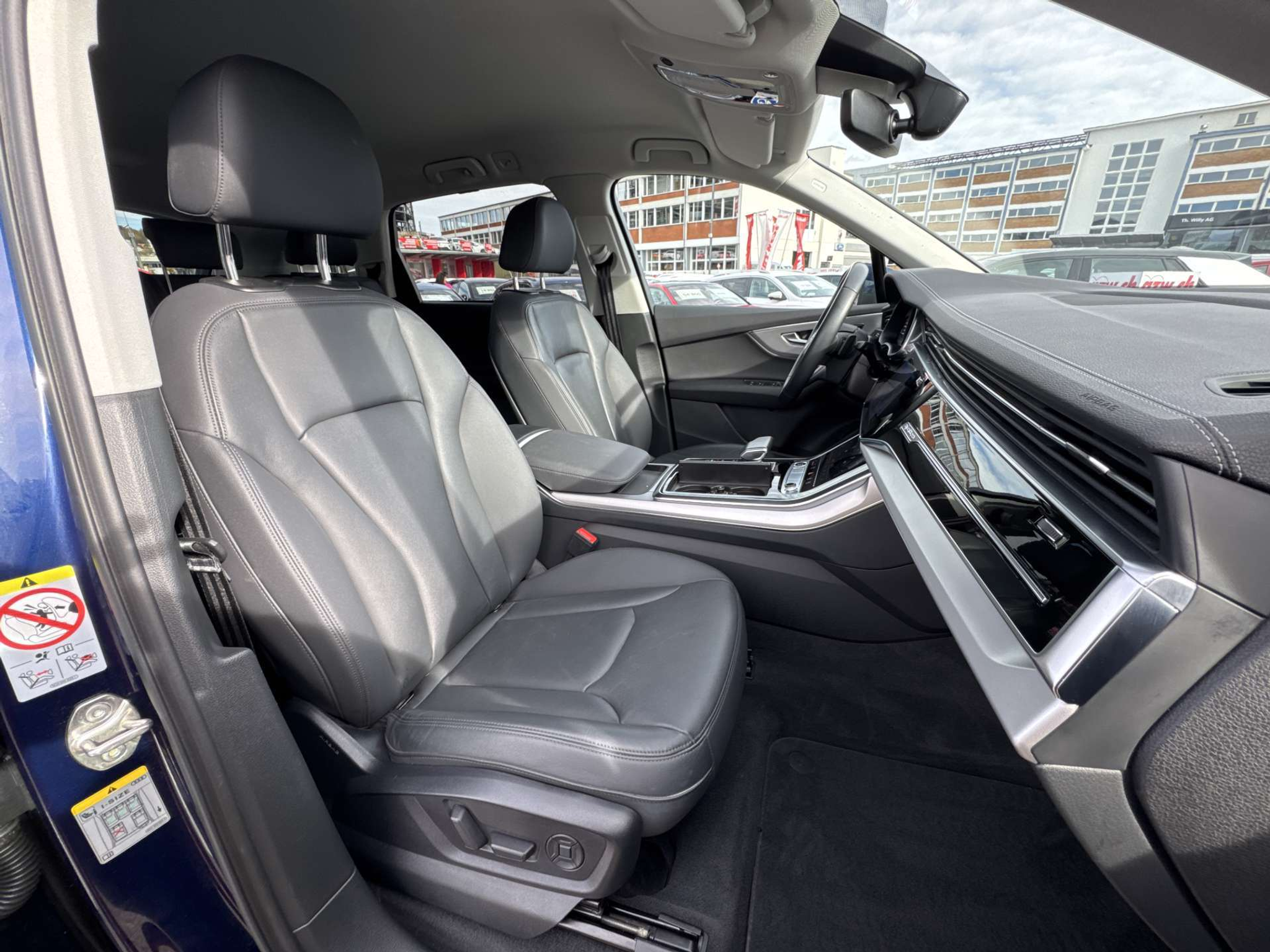 listing desktop thumbnail image 12