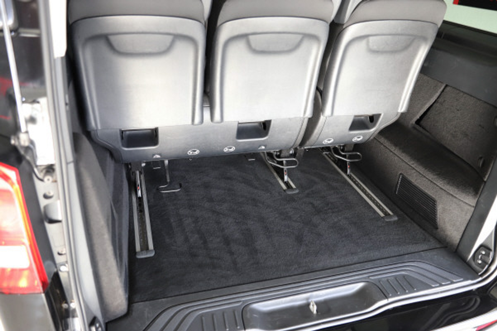 listing desktop thumbnail image 11