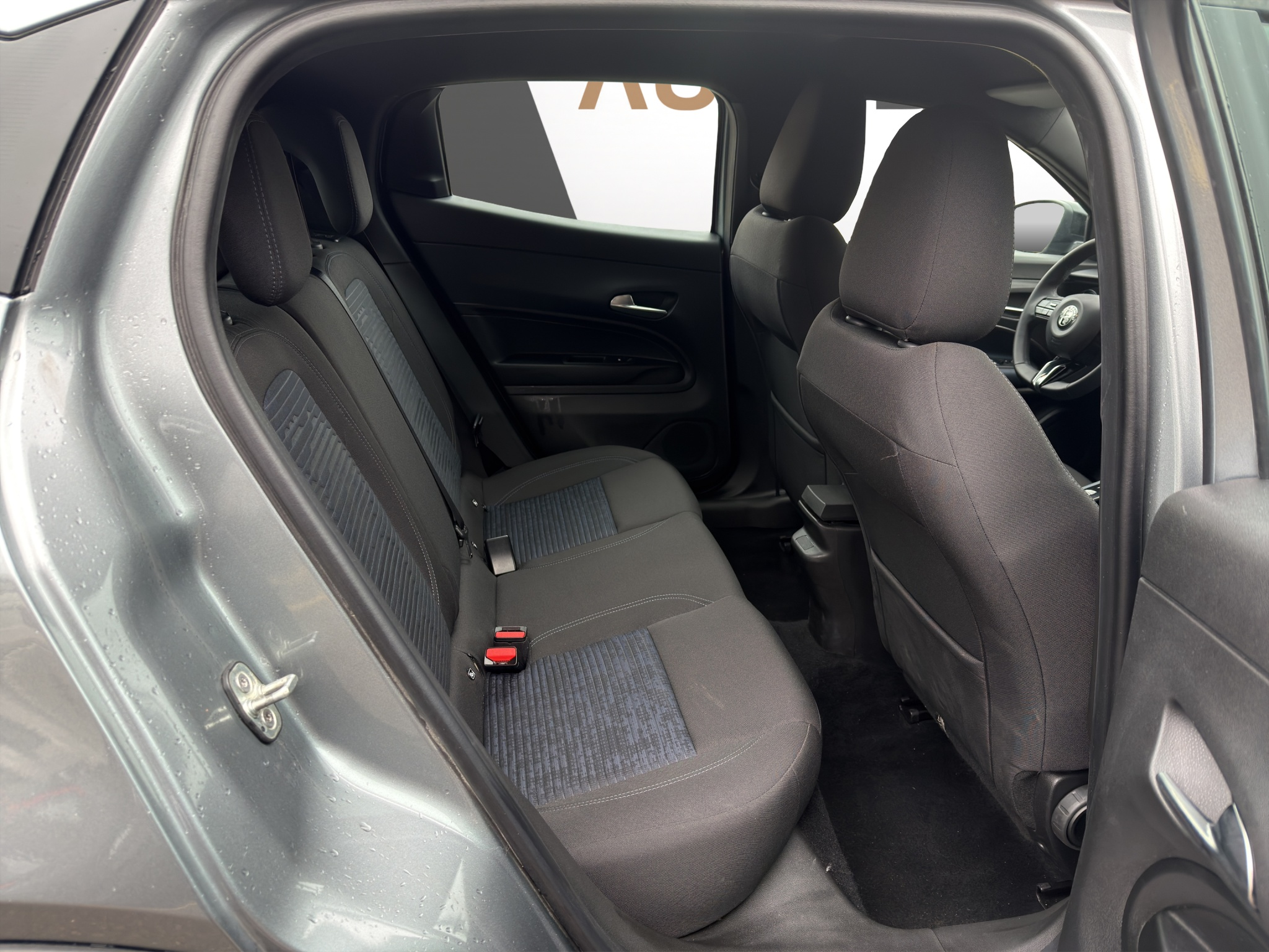 listing desktop thumbnail image 11