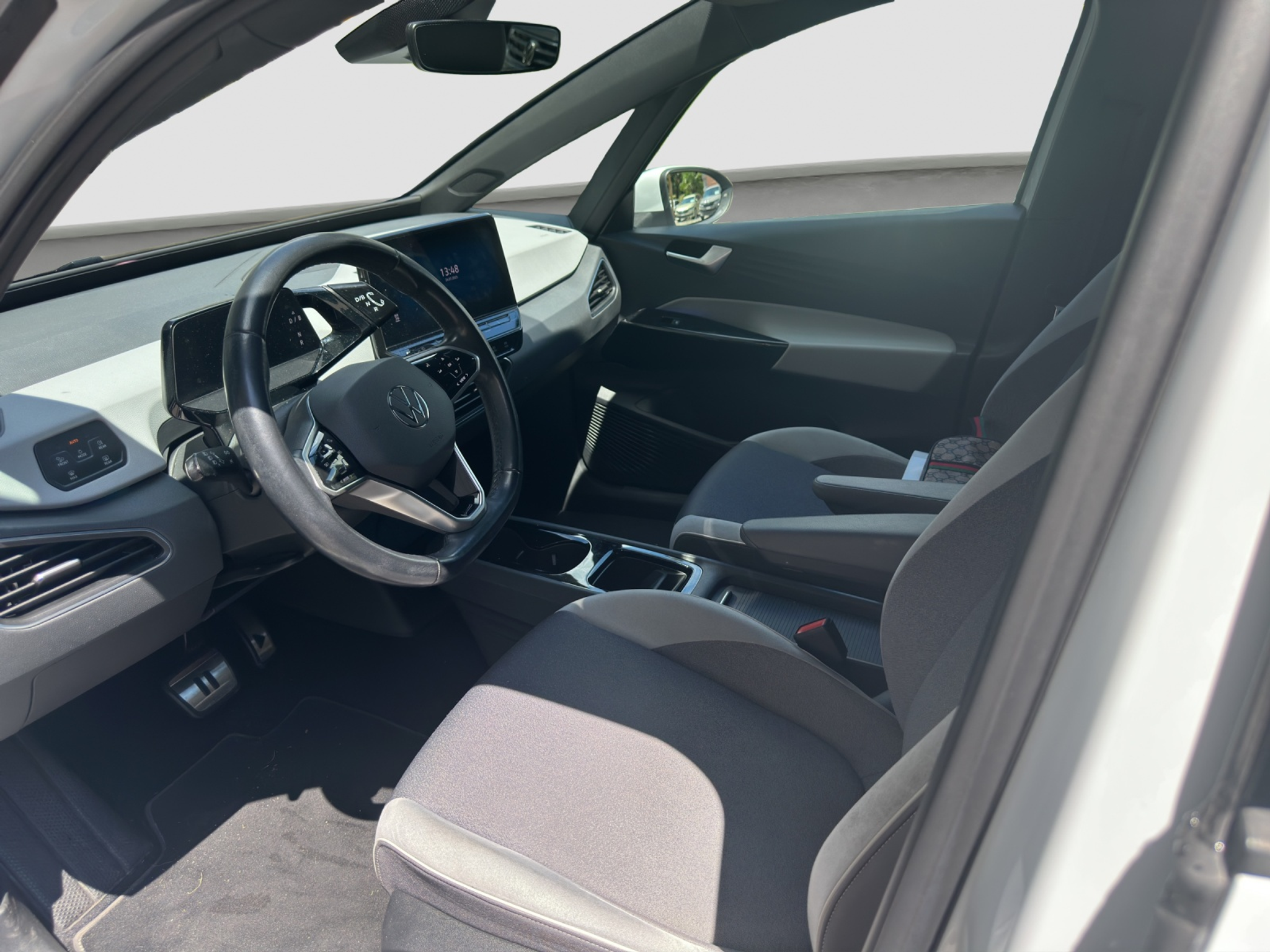 listing desktop thumbnail image 7