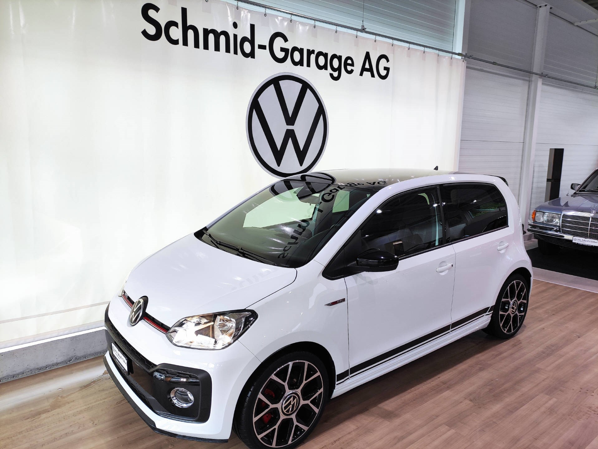 car-image-0