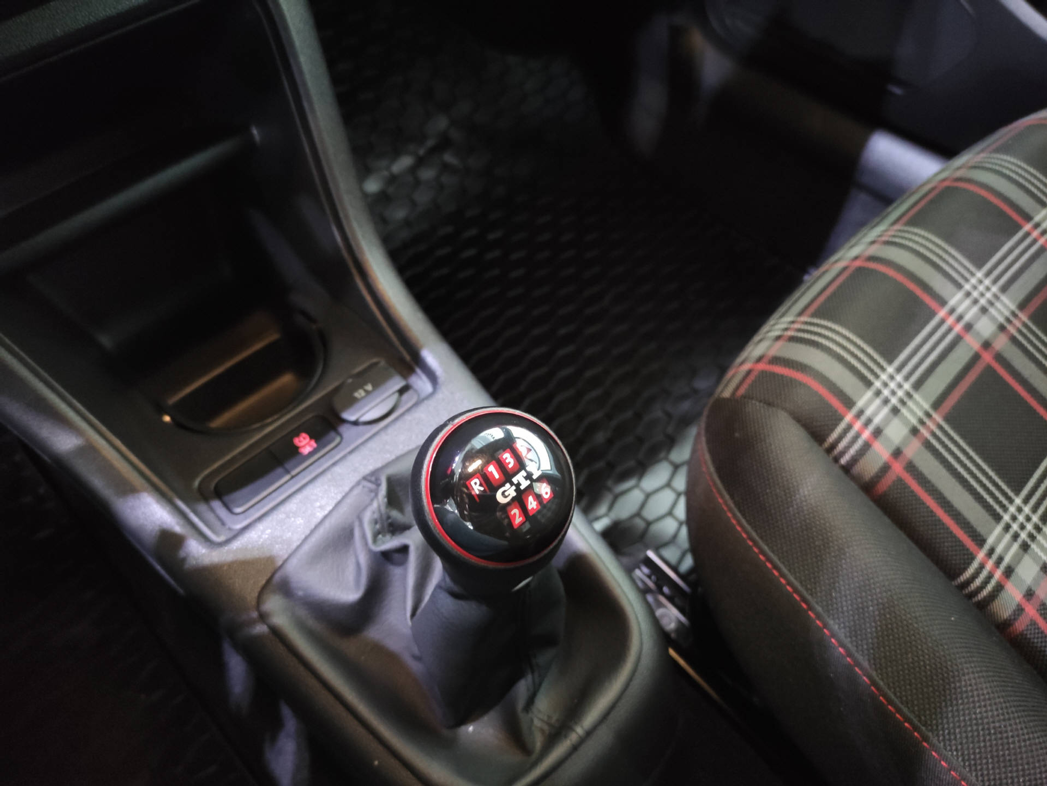 listing desktop thumbnail image 11