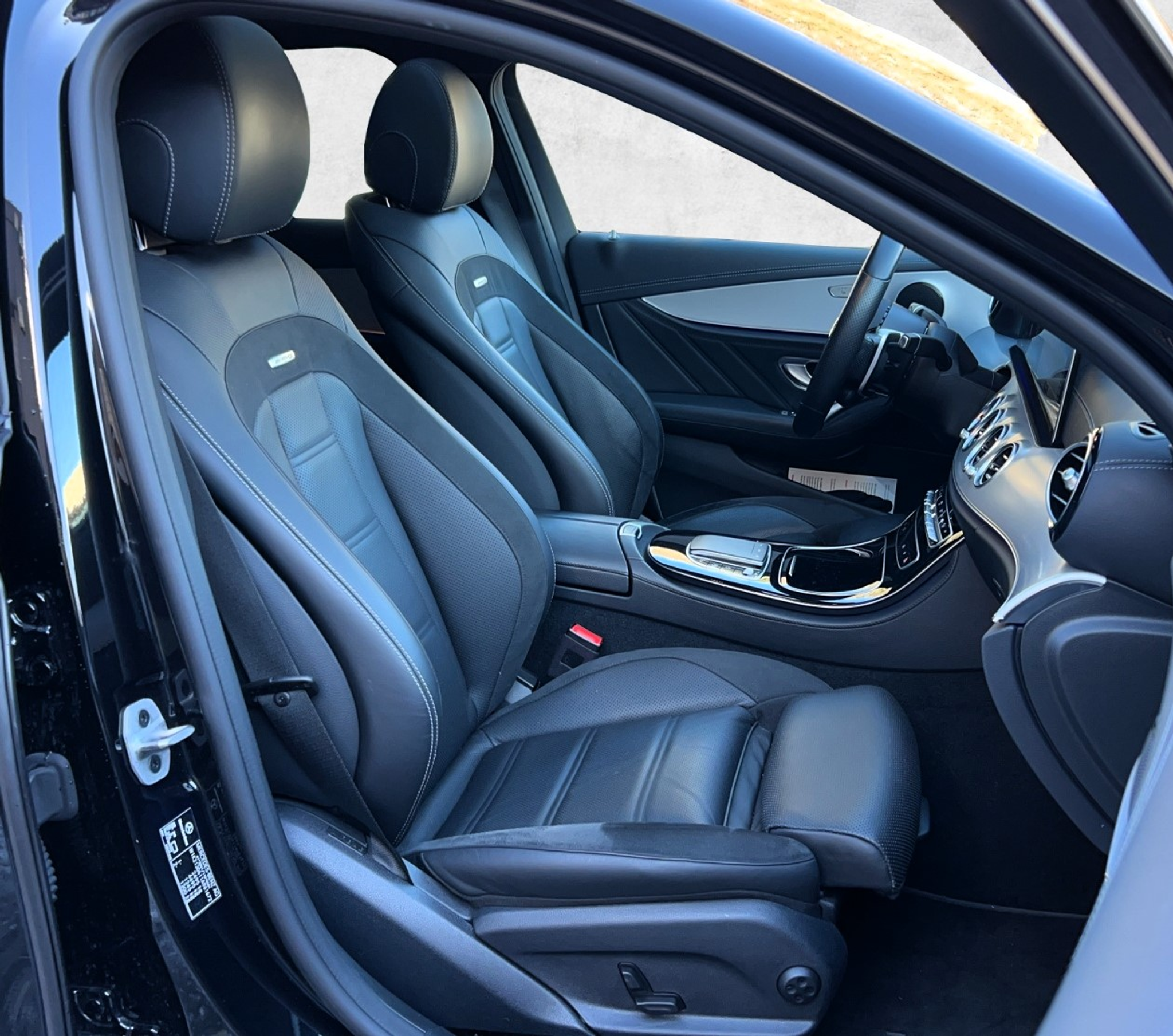 listing desktop thumbnail image 9