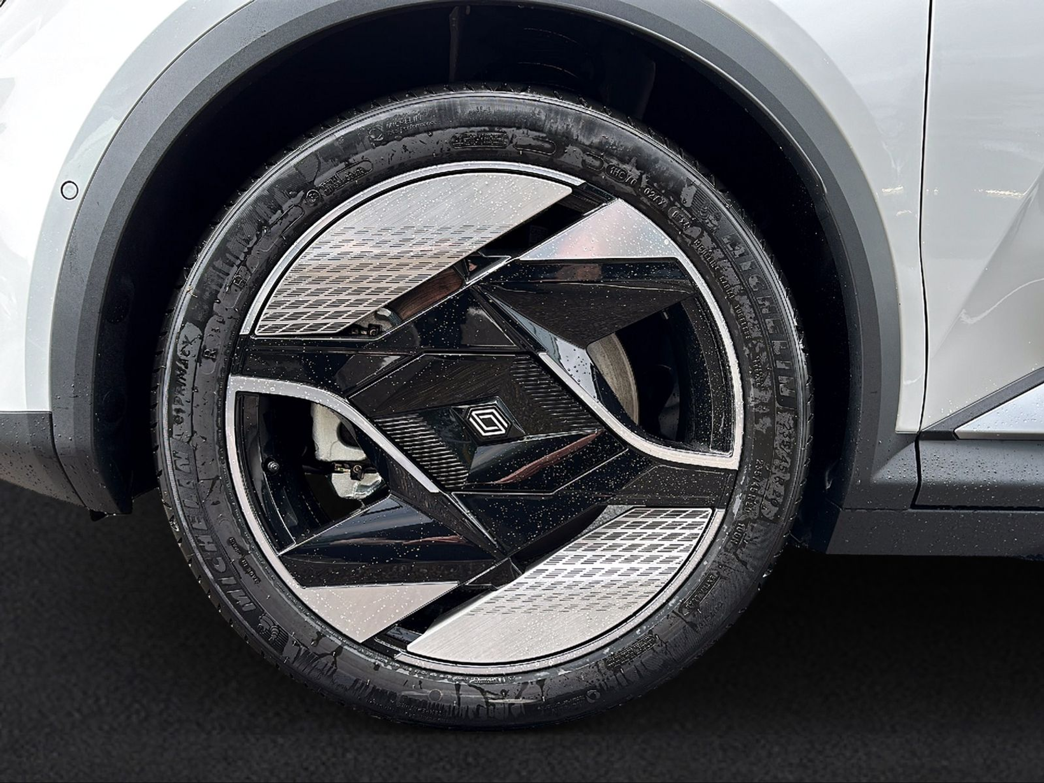 listing desktop thumbnail image 7