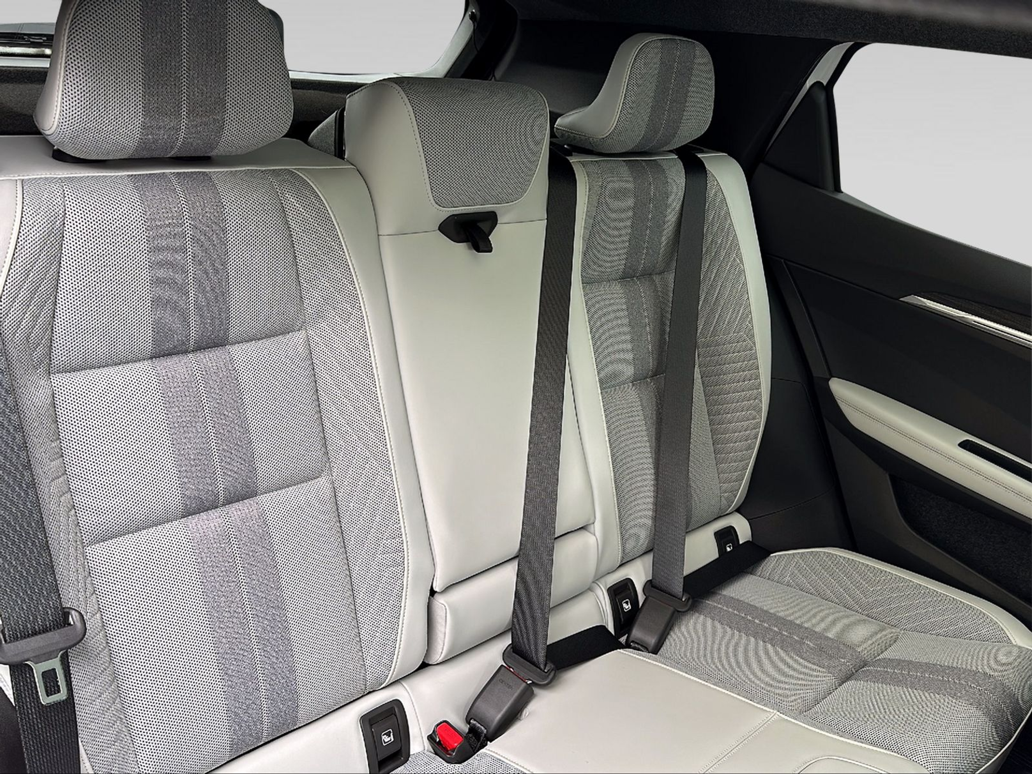 listing desktop thumbnail image 9