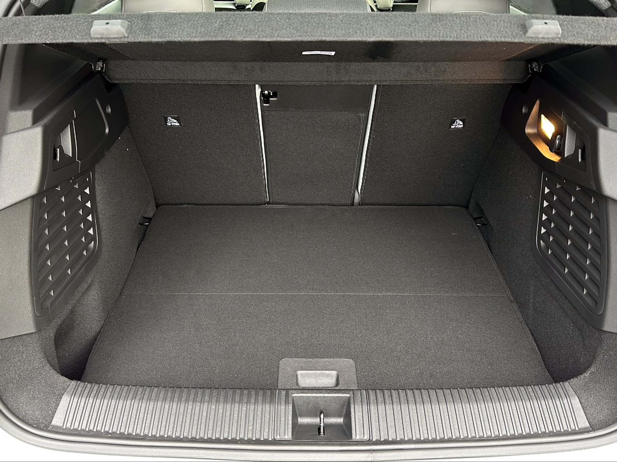 listing desktop thumbnail image 11