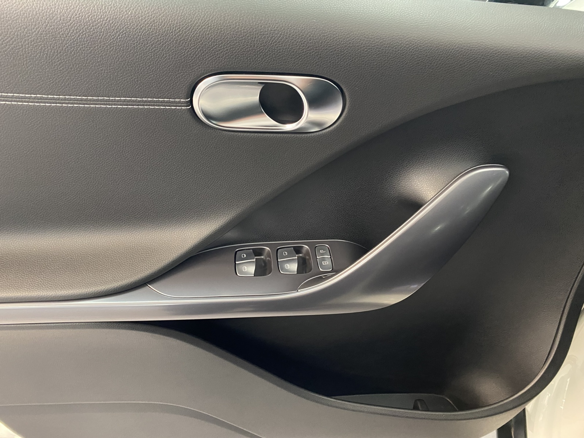 listing desktop thumbnail image 9