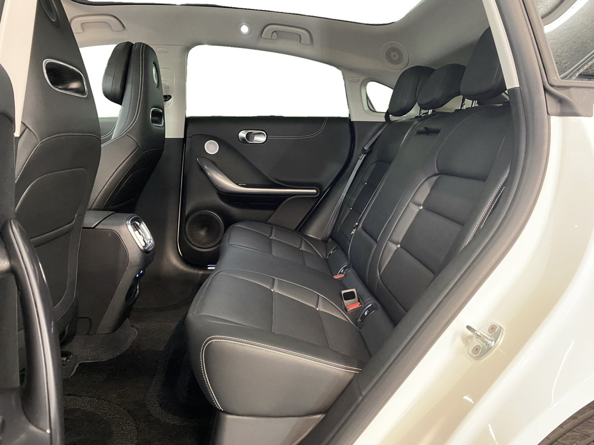 listing desktop thumbnail image 7