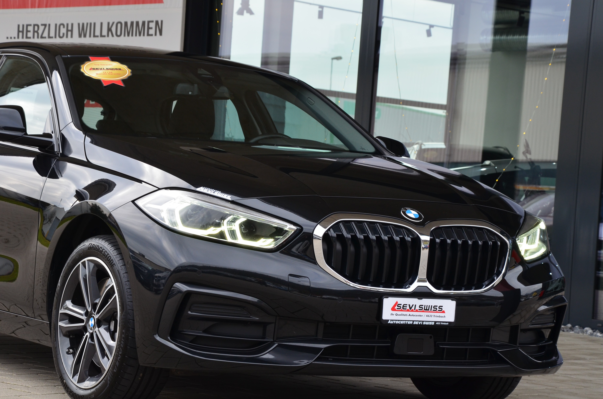 listing desktop thumbnail image 2