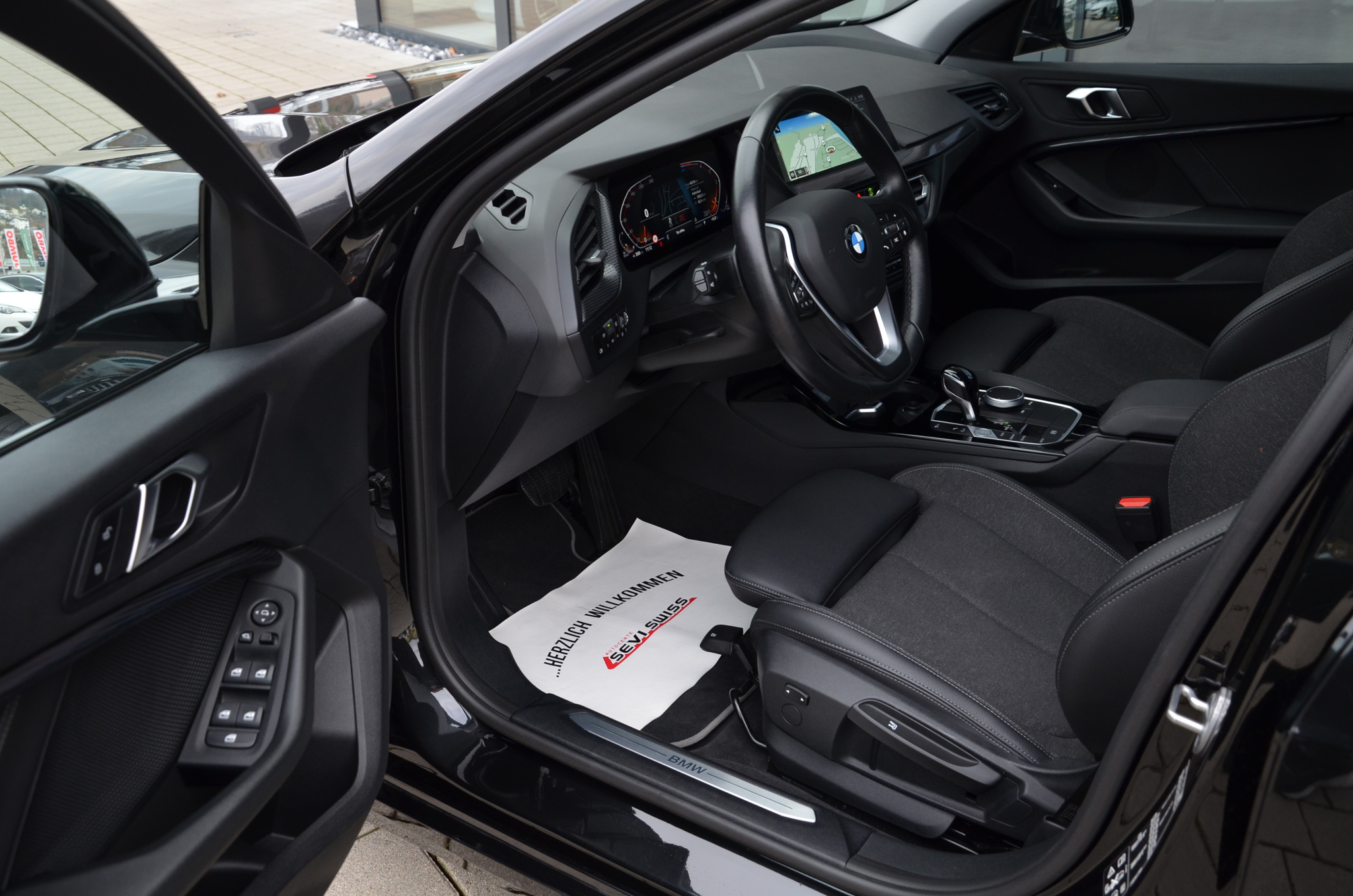 listing desktop thumbnail image 12