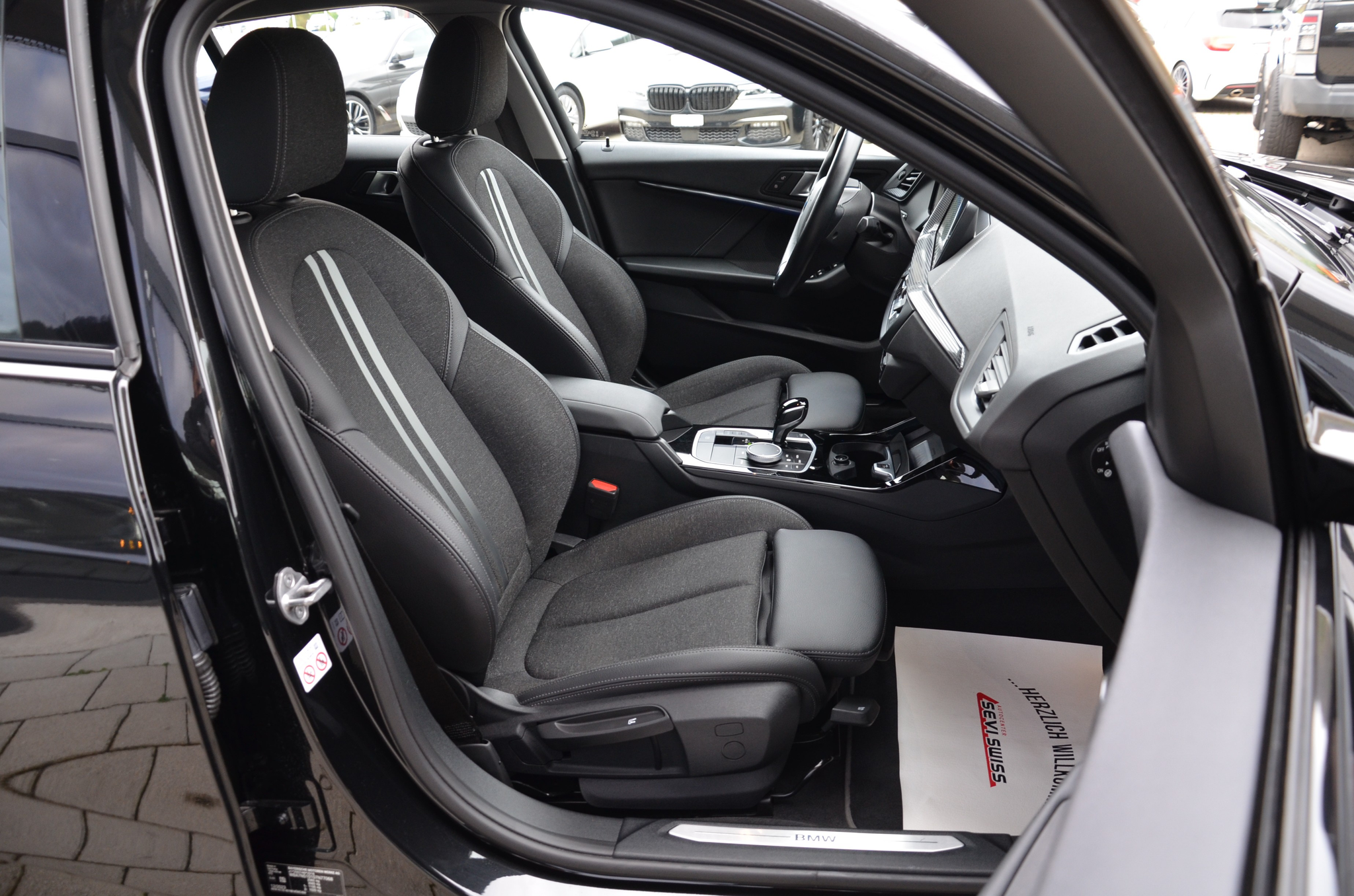 listing desktop thumbnail image 17