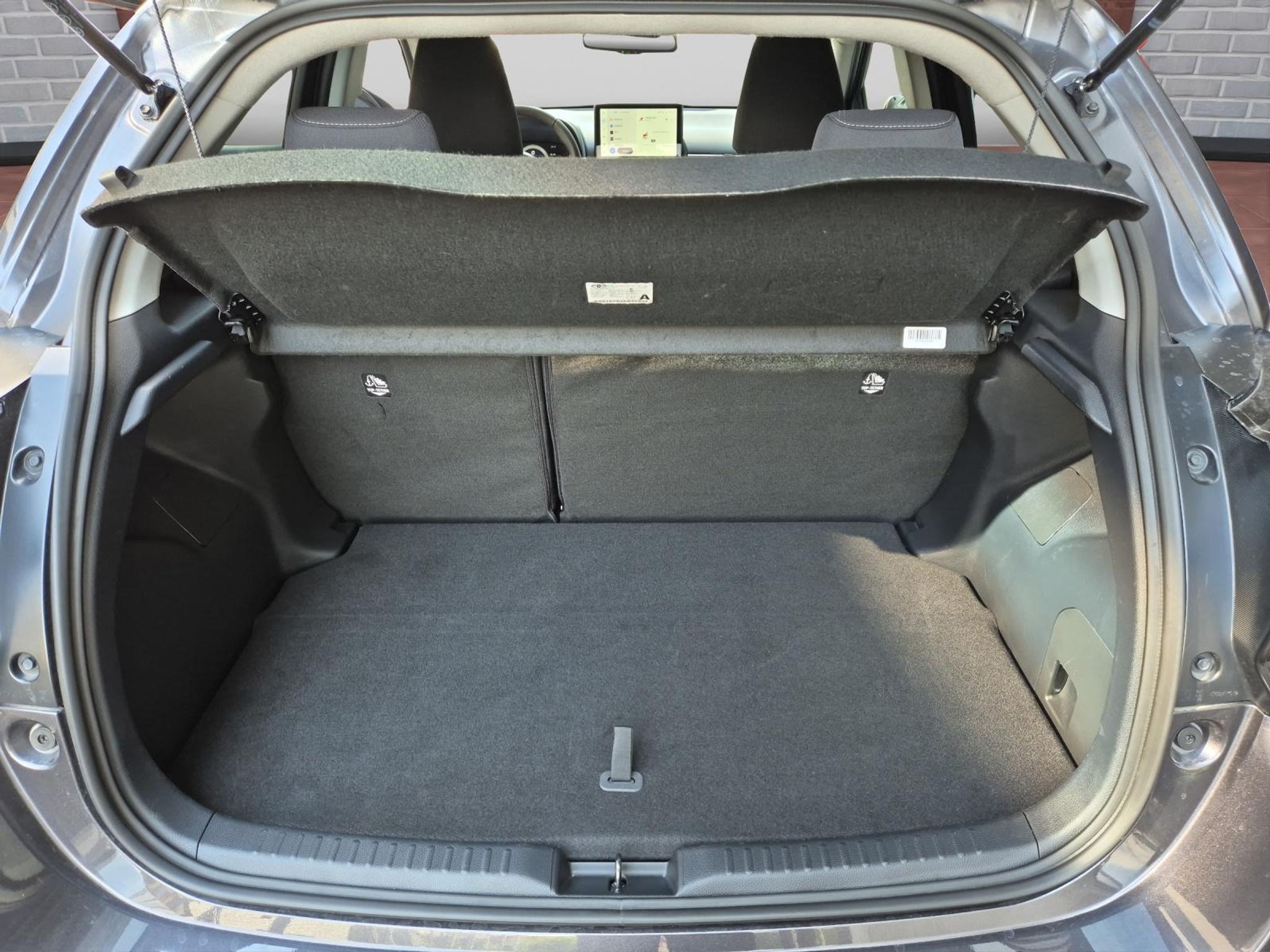 listing desktop thumbnail image 10