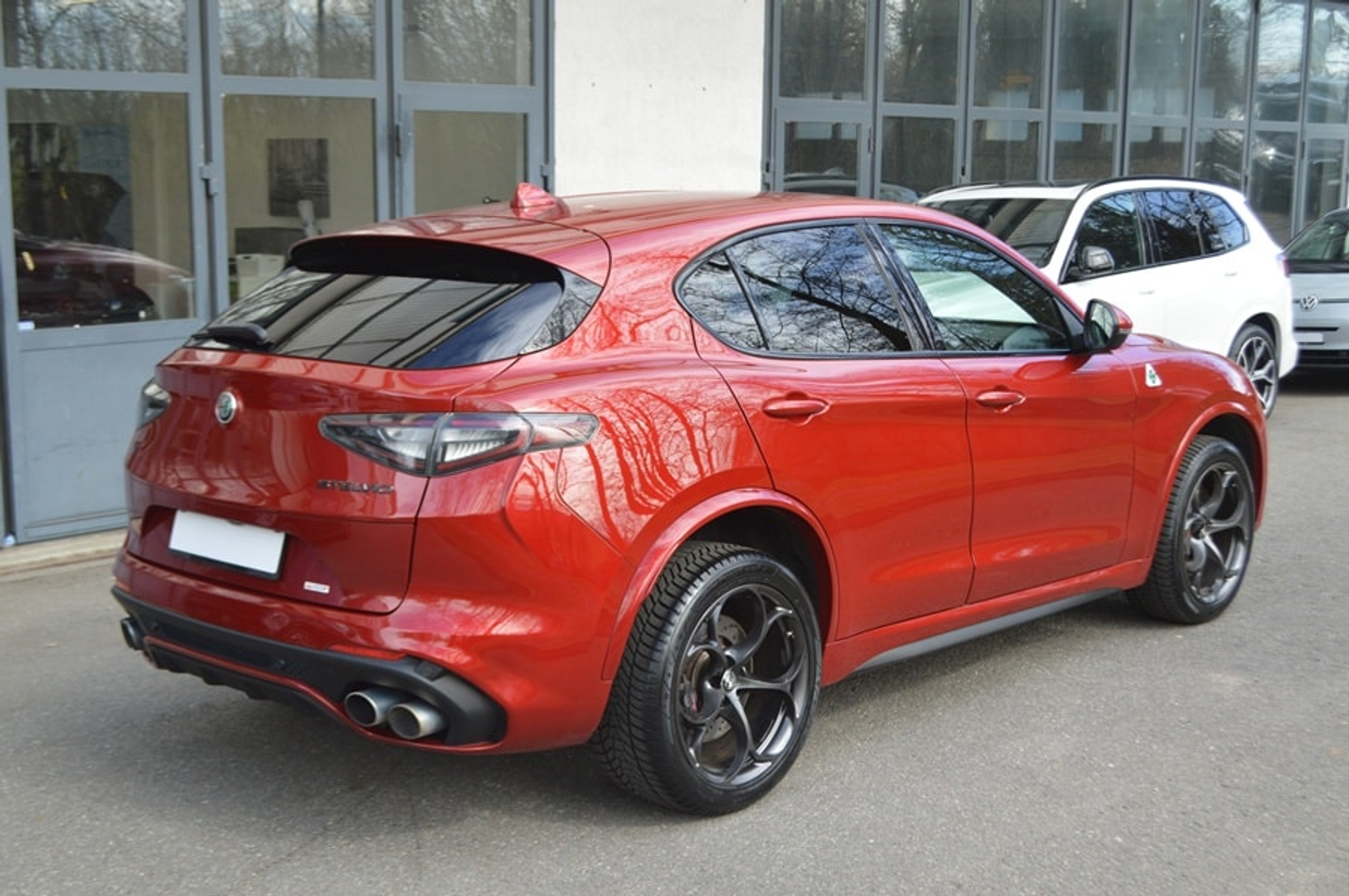 listing desktop thumbnail image 15