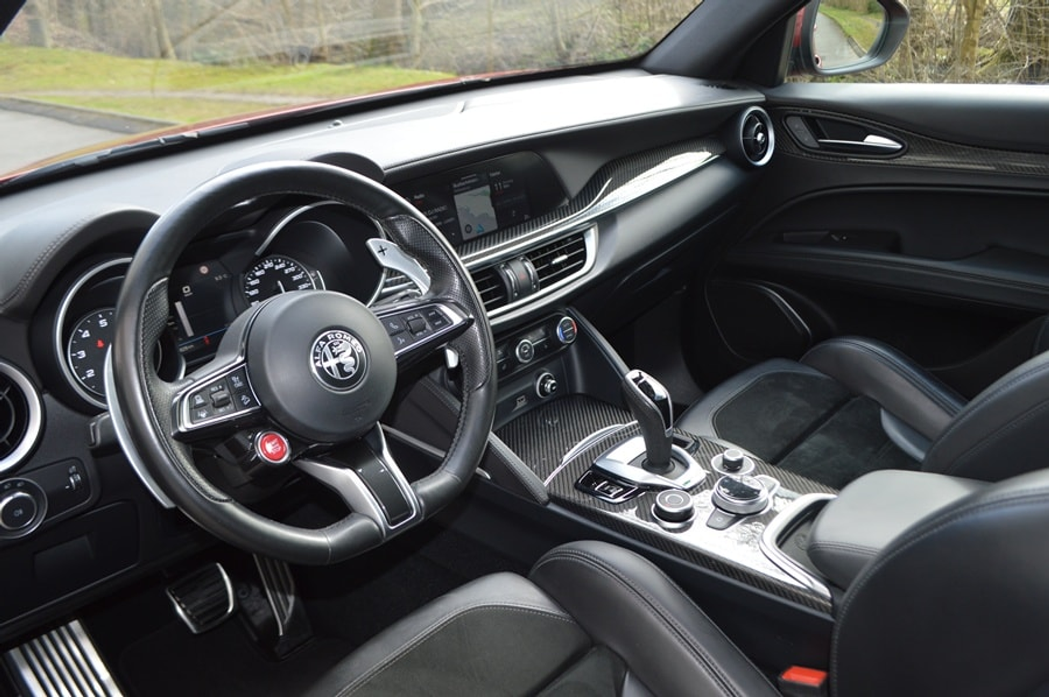 listing desktop thumbnail image 6