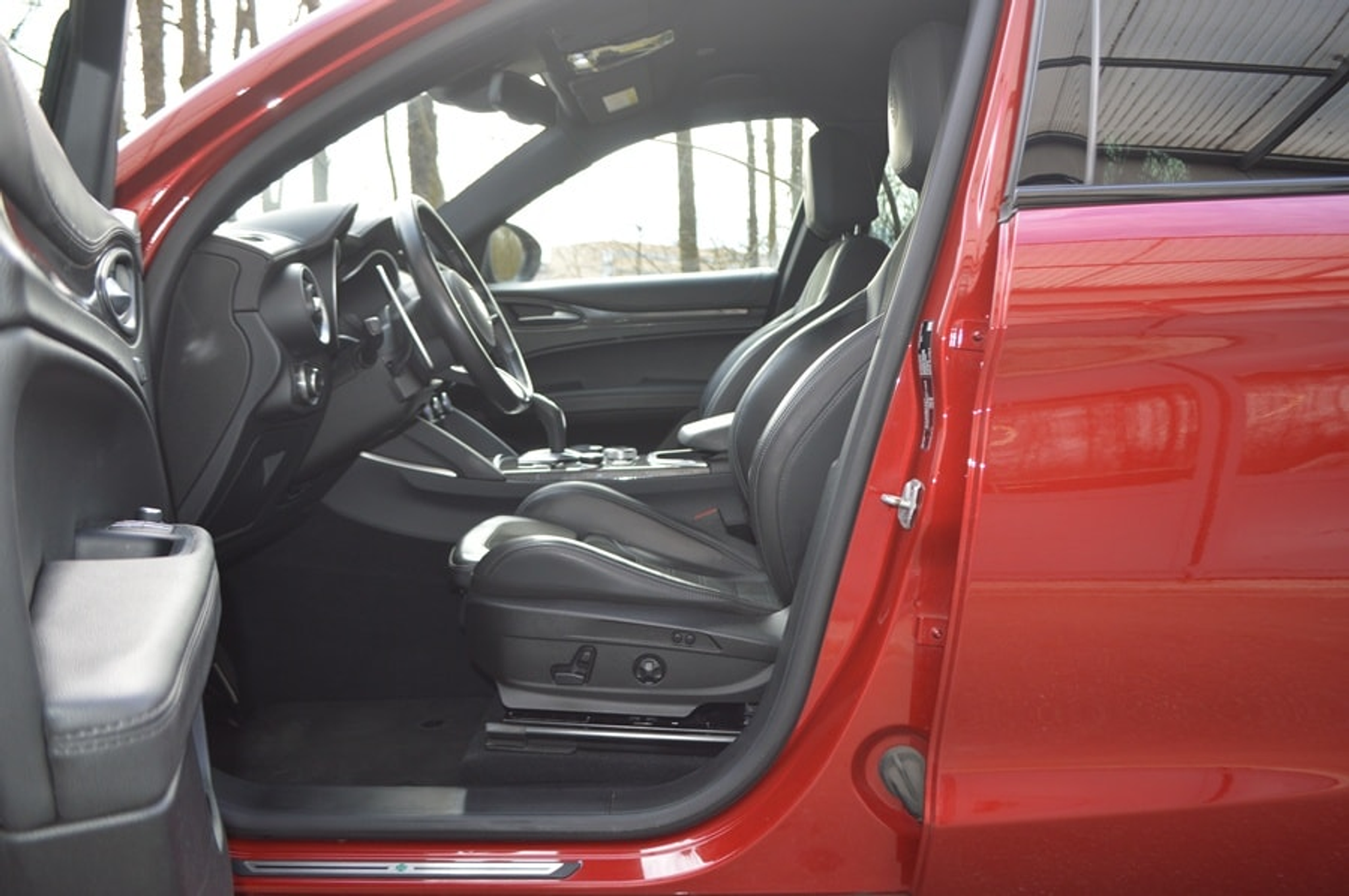 listing desktop thumbnail image 5