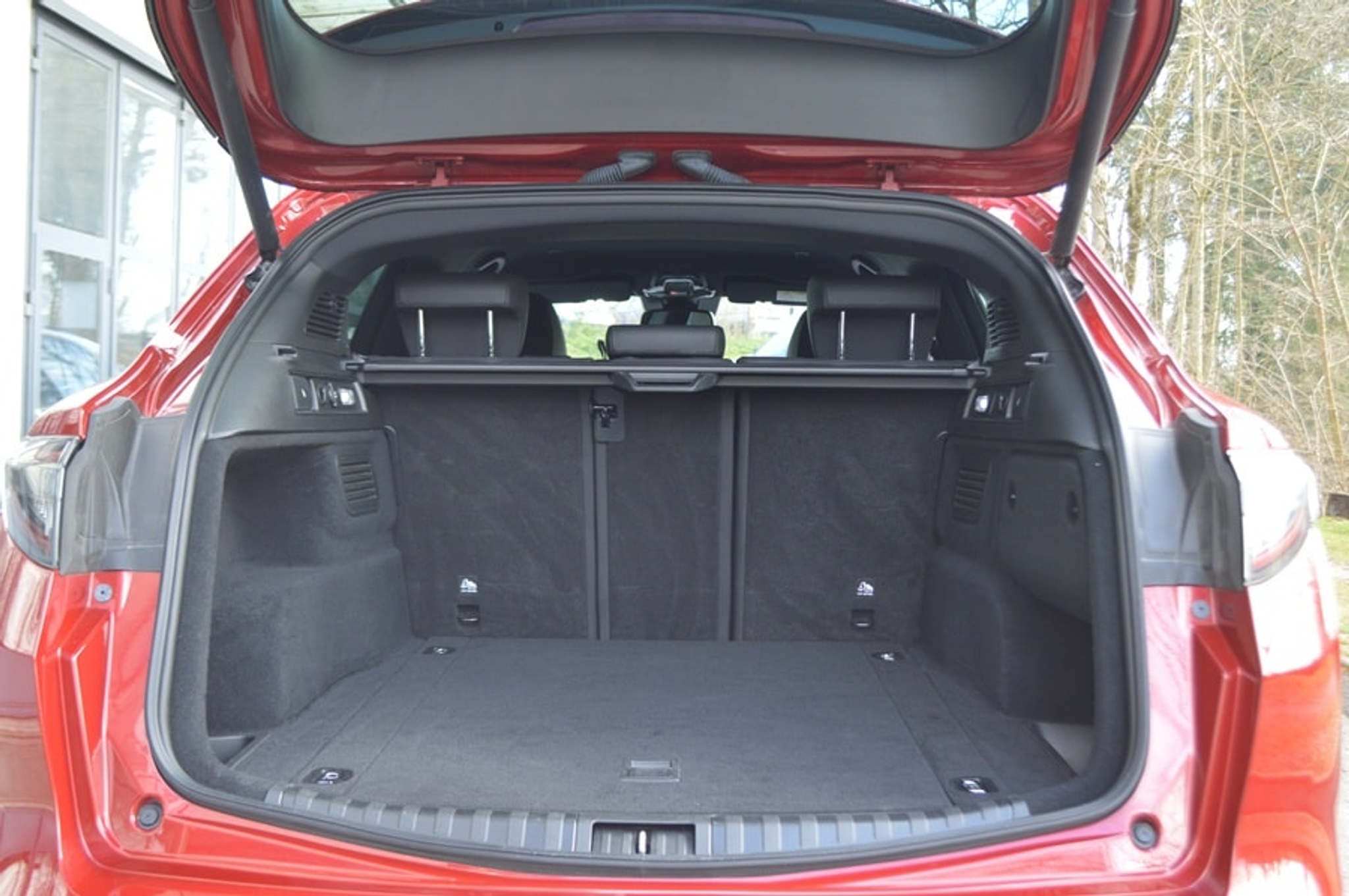 listing desktop thumbnail image 11