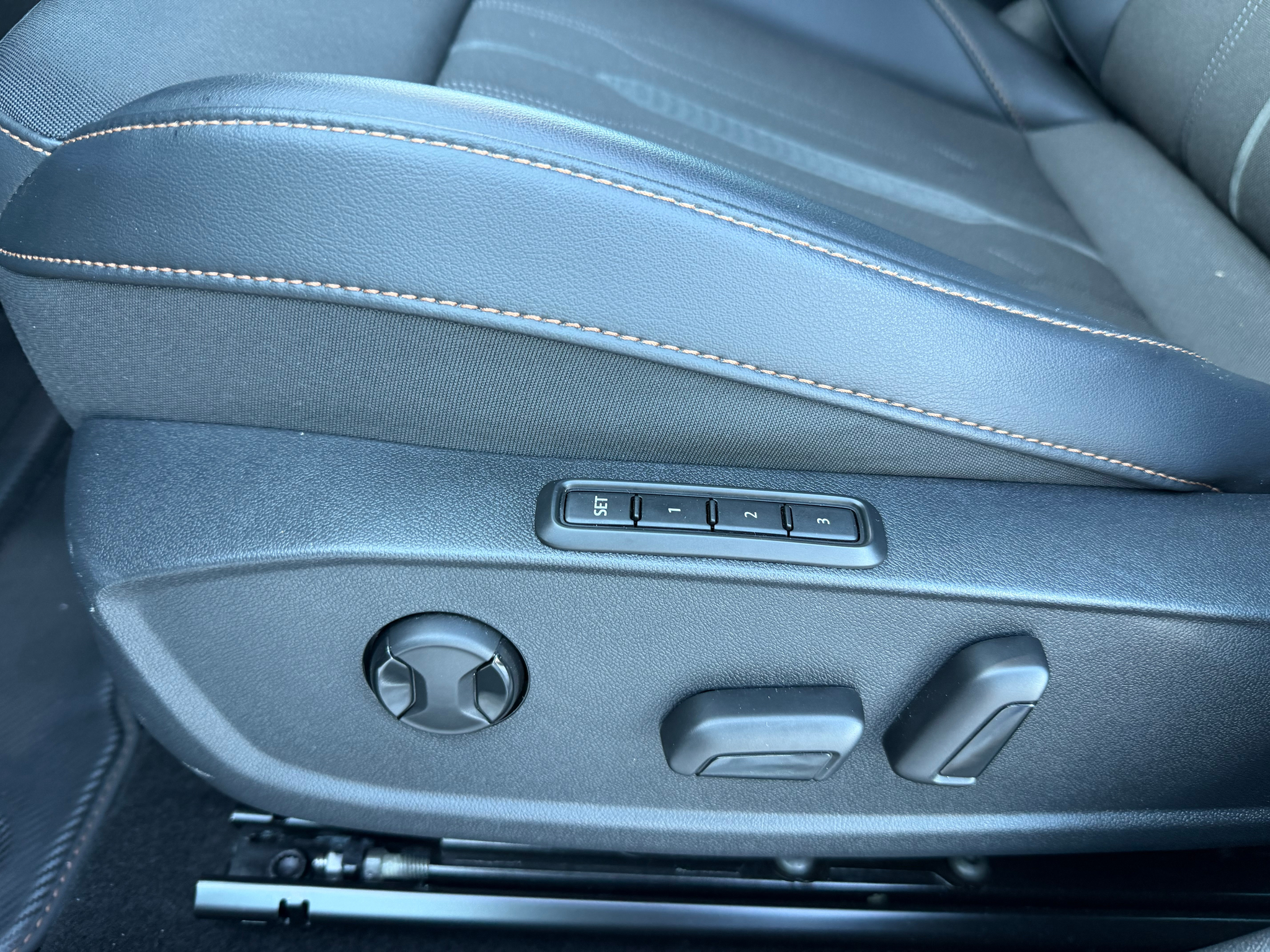 listing desktop thumbnail image 10