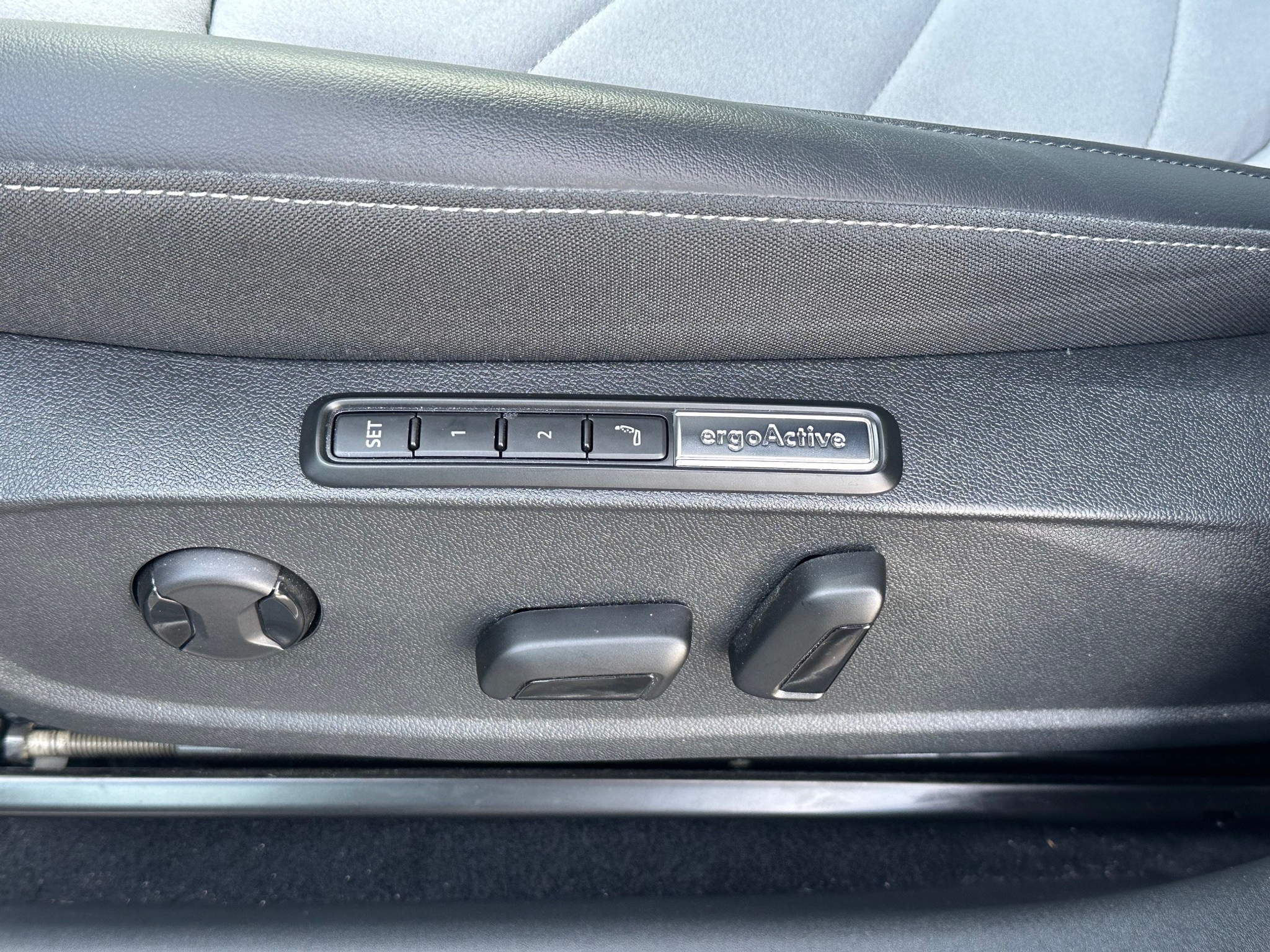 listing desktop thumbnail image 7