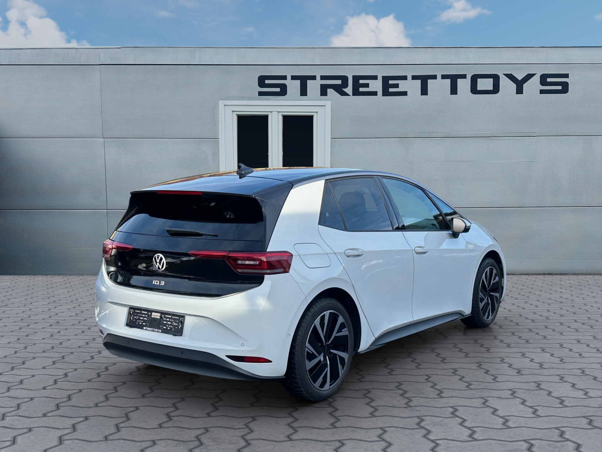 listing desktop thumbnail image 2