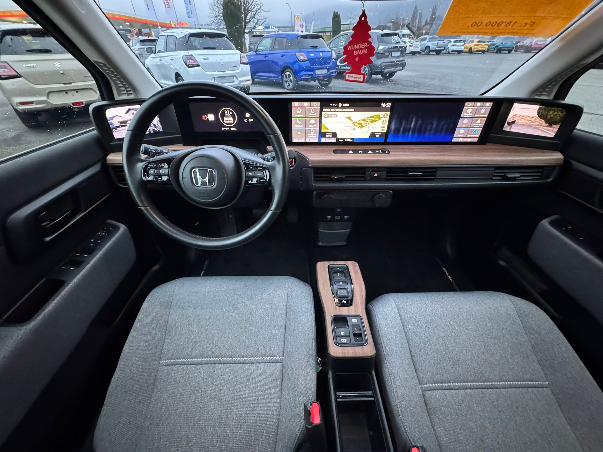 listing desktop thumbnail image 9