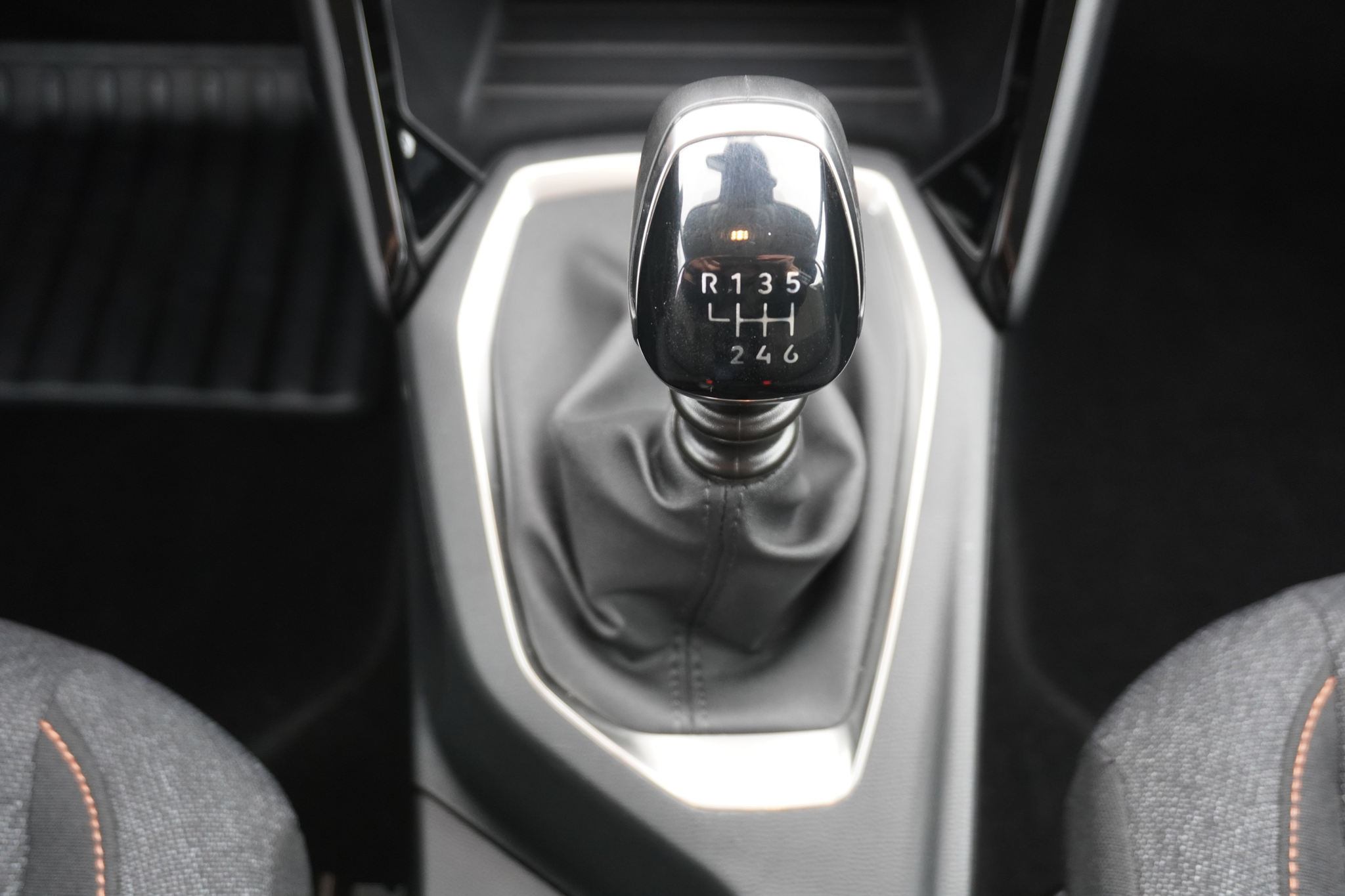 listing desktop thumbnail image 12