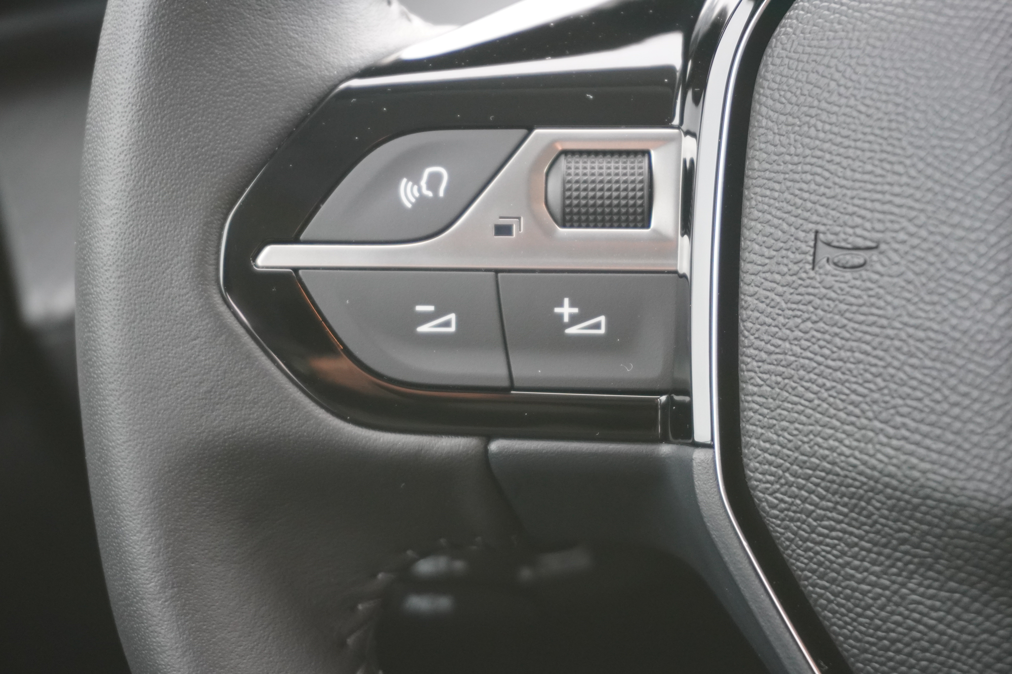 listing desktop thumbnail image 15