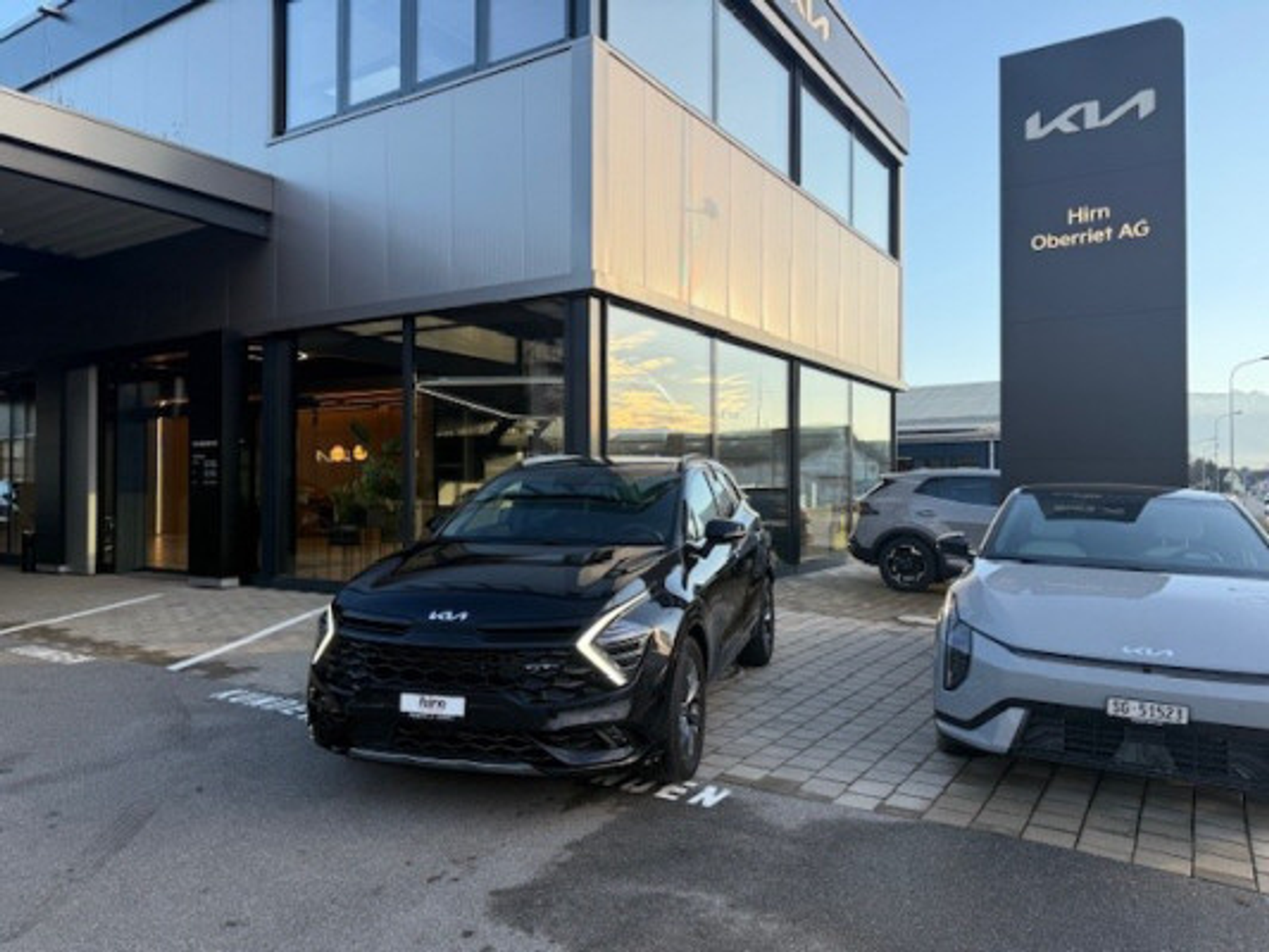 listing desktop thumbnail image 1