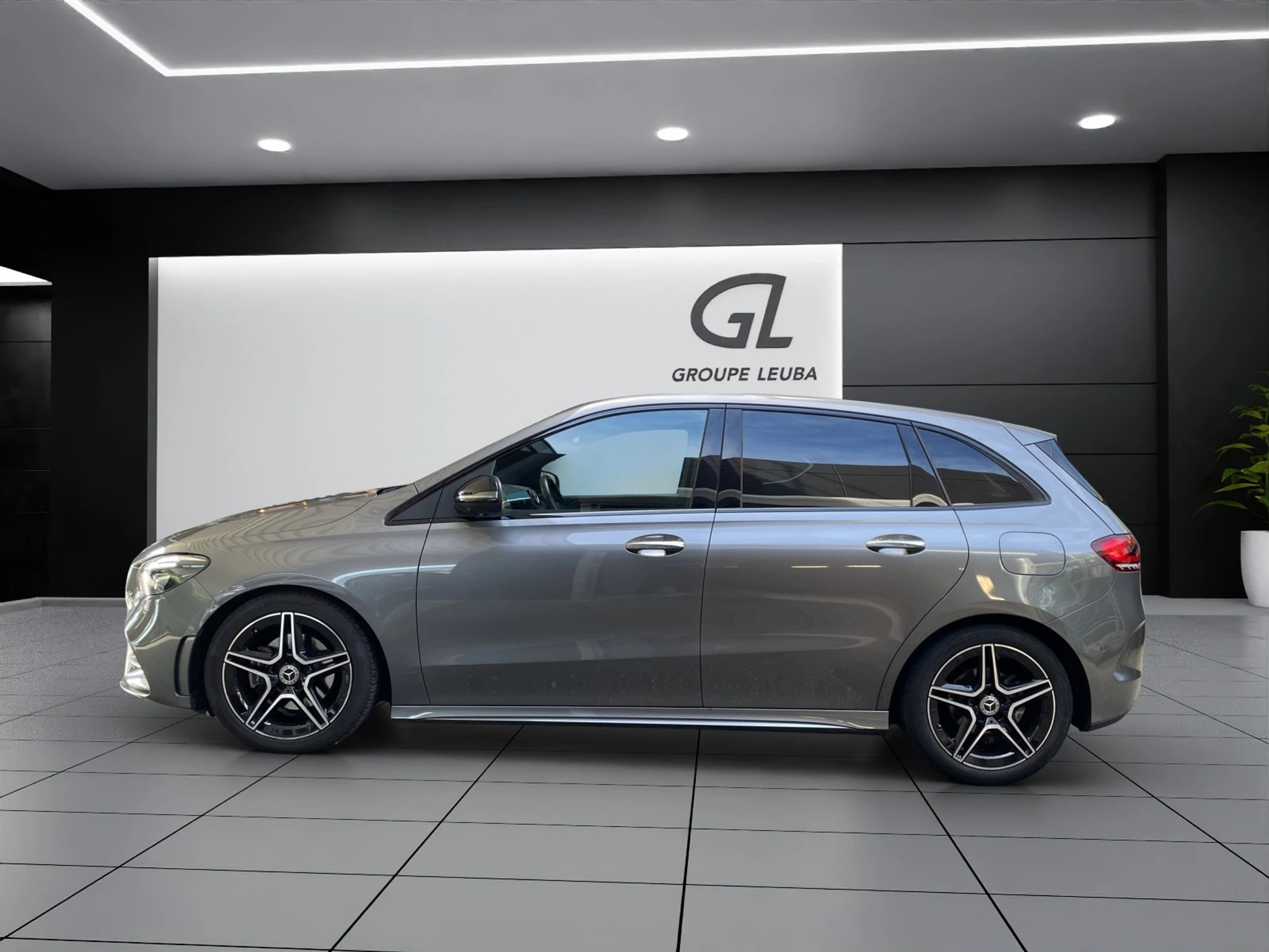 listing desktop thumbnail image 2