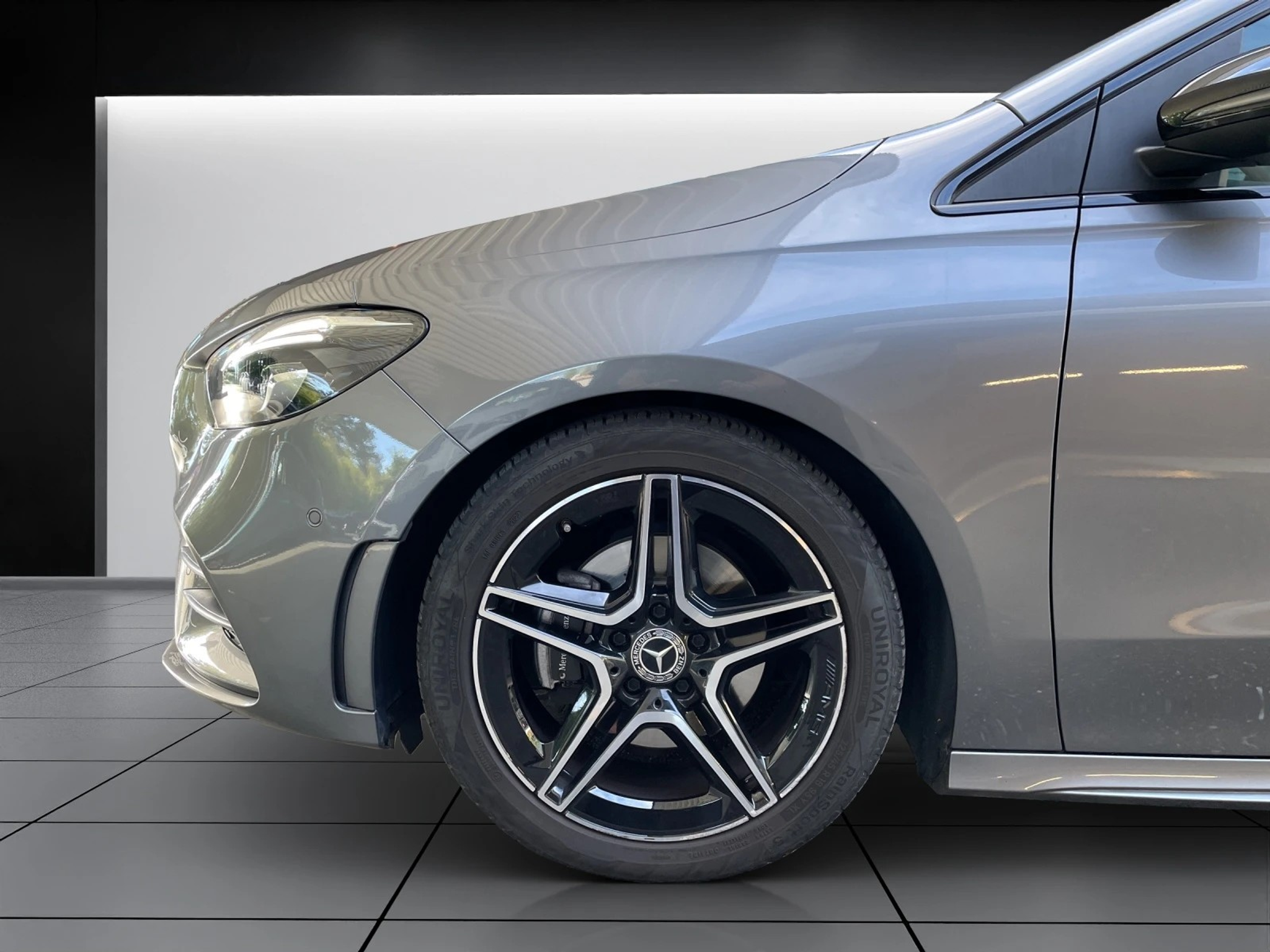 listing desktop thumbnail image 5