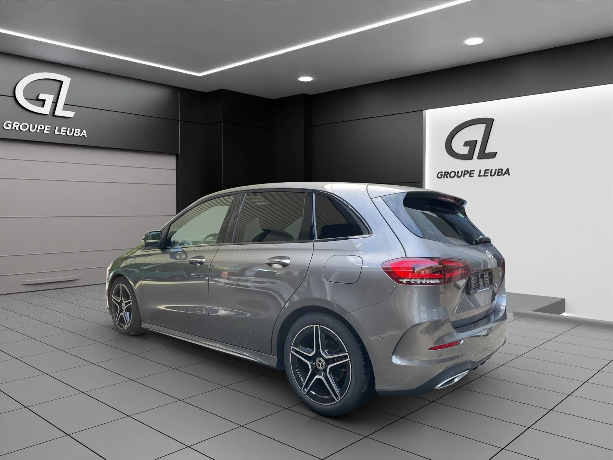 listing desktop thumbnail image 3