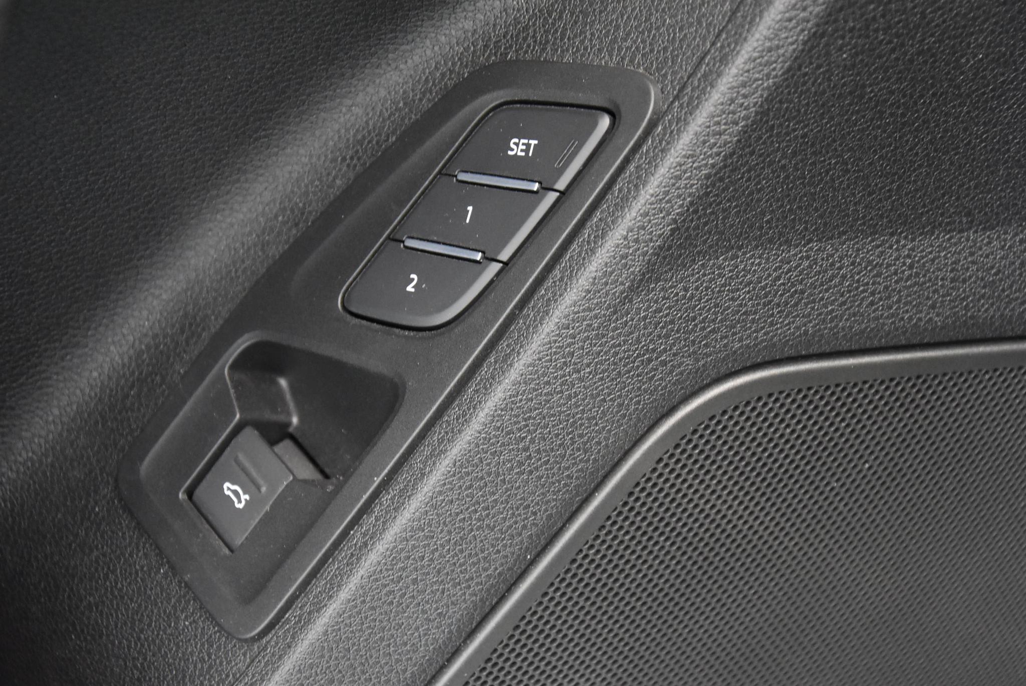 listing desktop thumbnail image 7