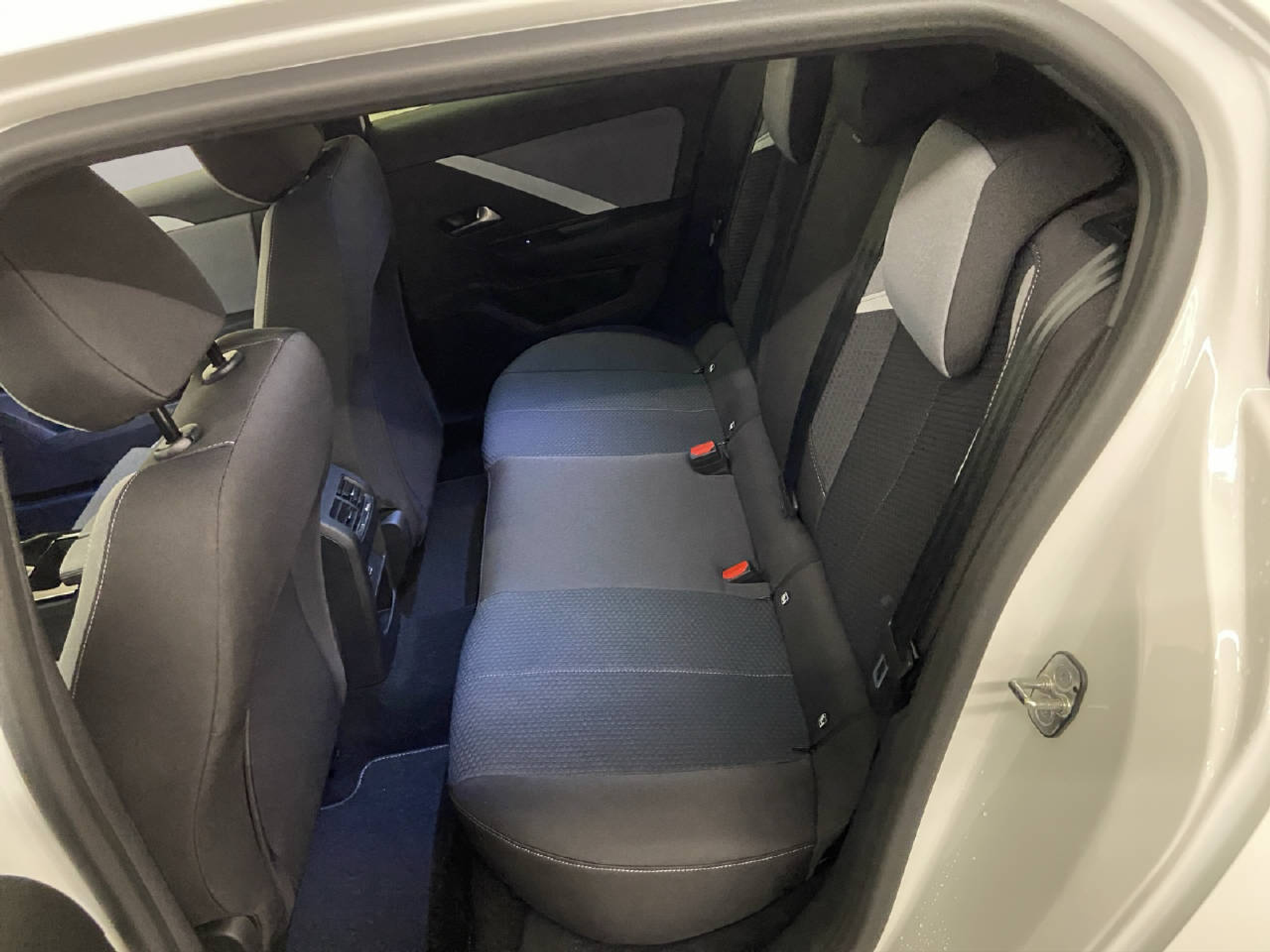 listing desktop thumbnail image 10