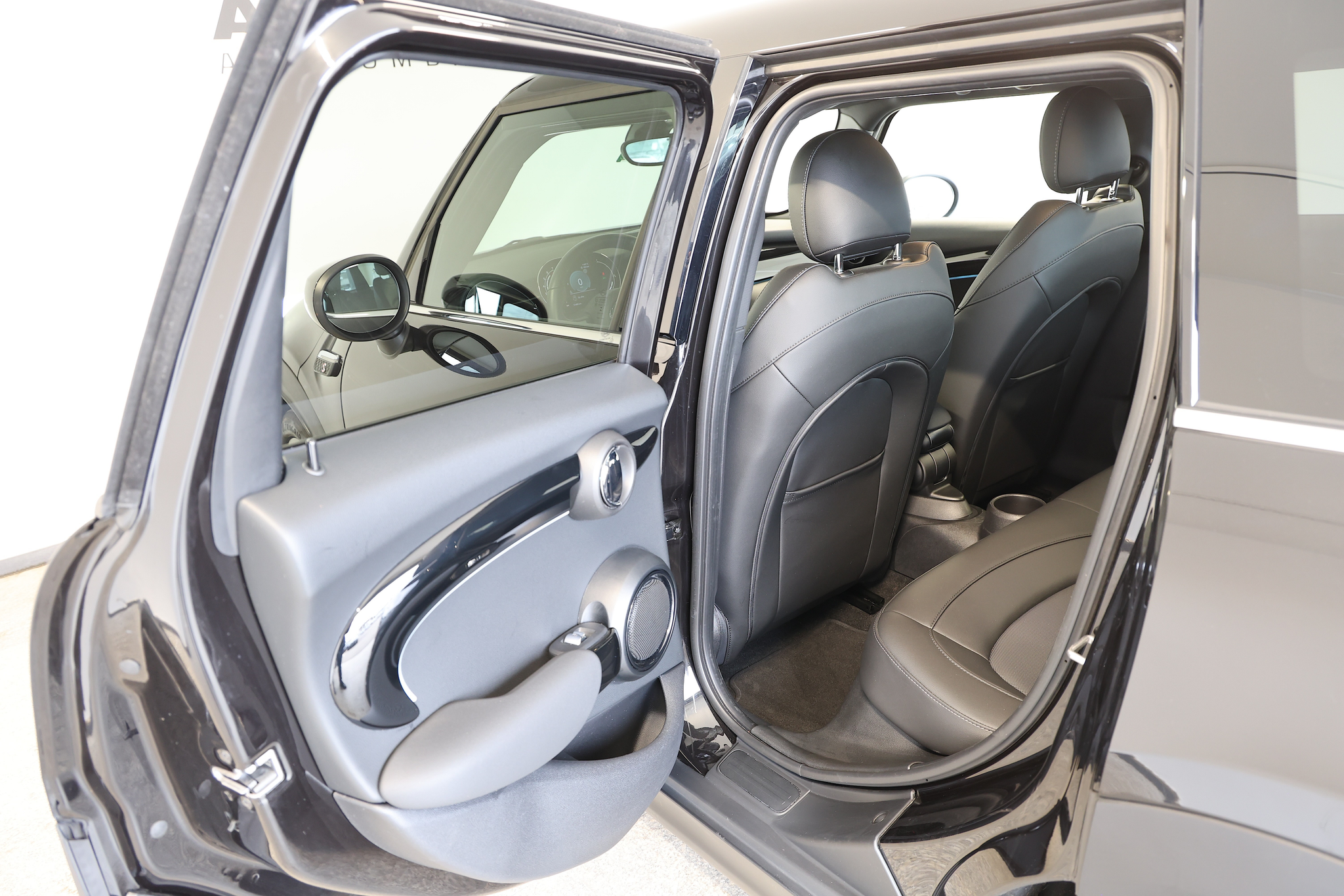 listing desktop thumbnail image 13