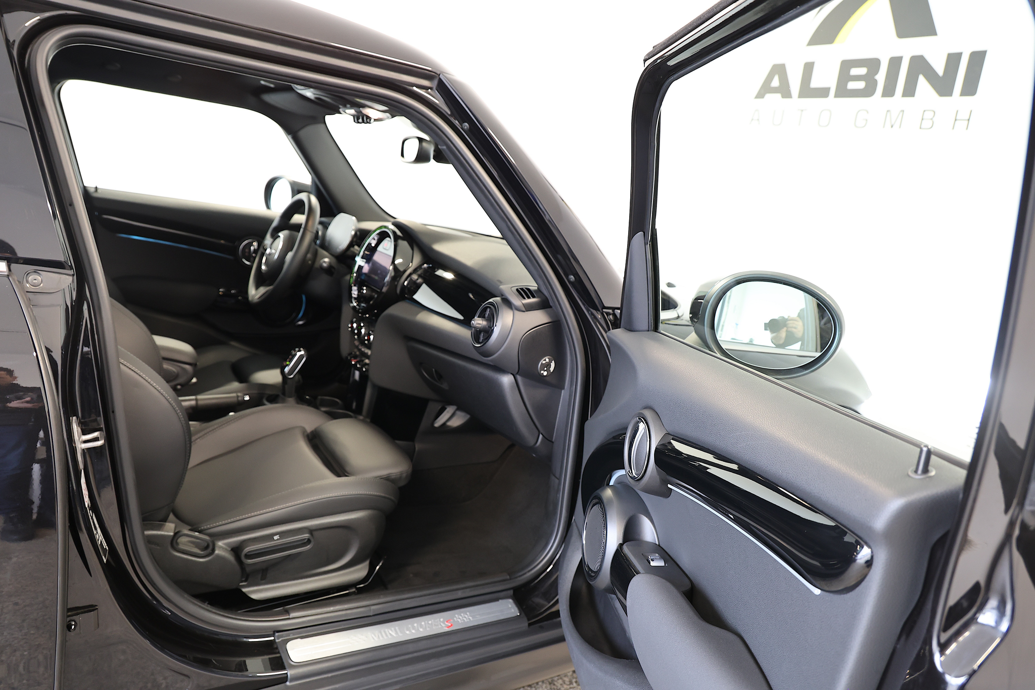 listing desktop thumbnail image 10