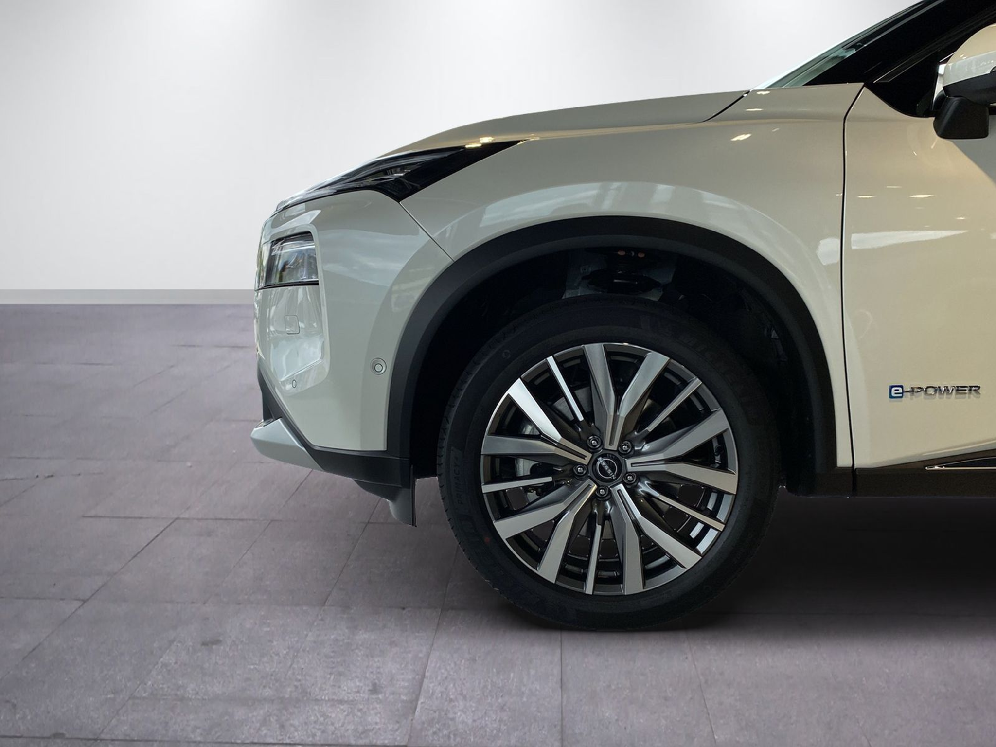 listing desktop thumbnail image 2