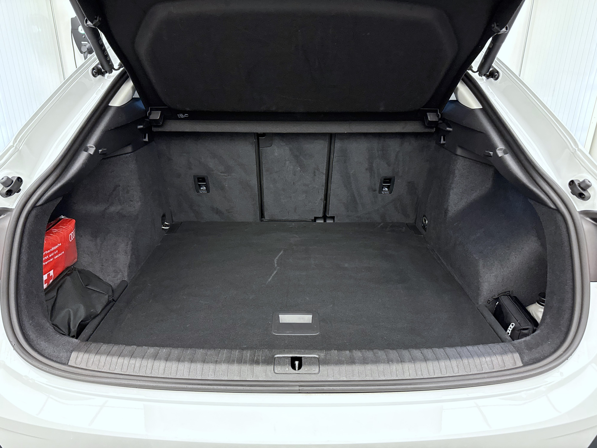 listing desktop thumbnail image 18