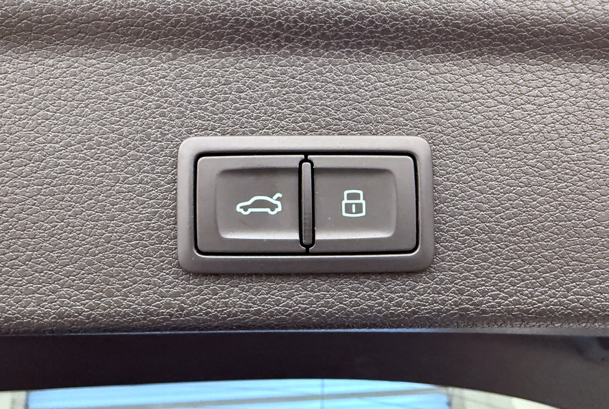 listing desktop thumbnail image 19