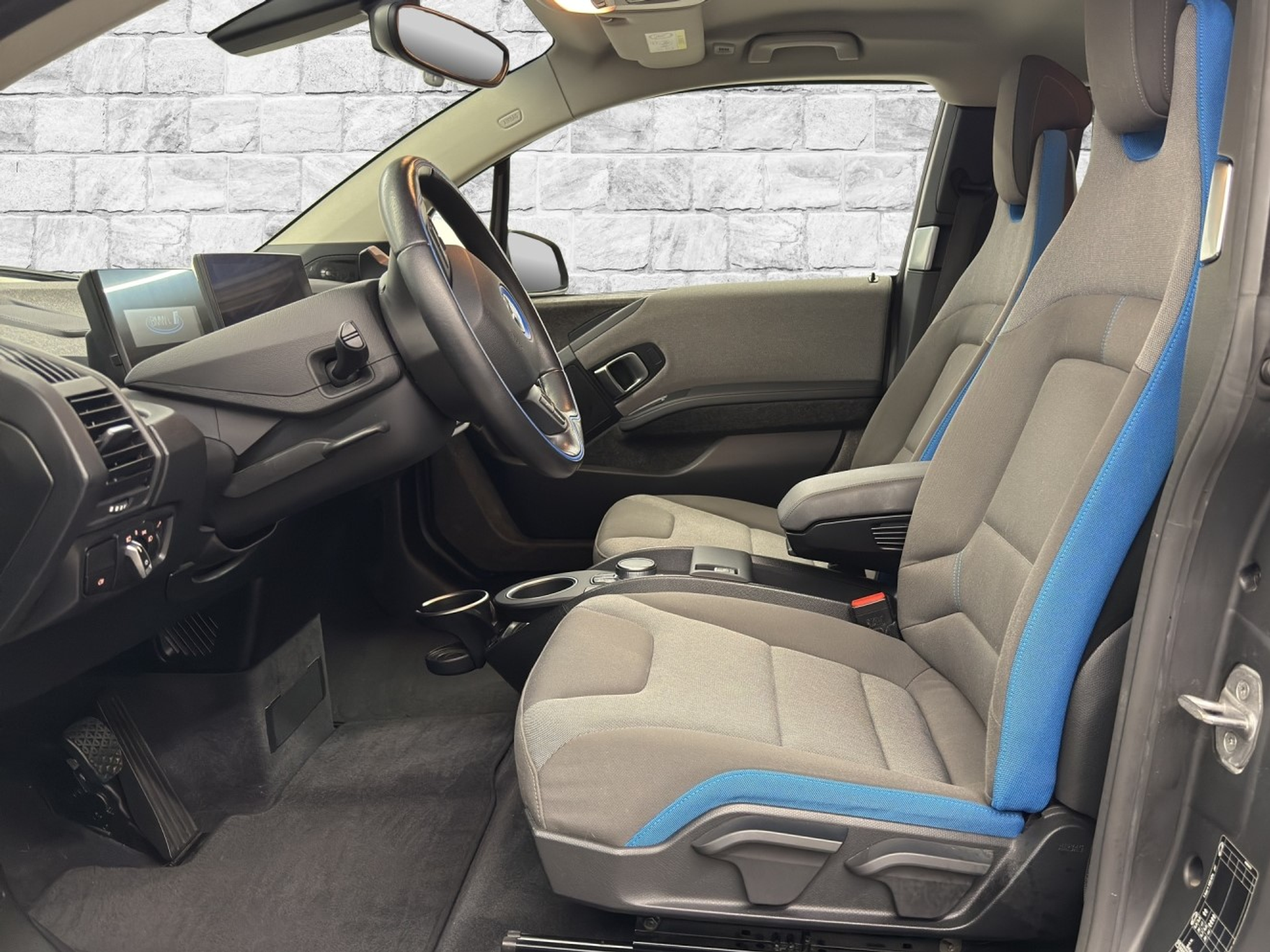 listing desktop thumbnail image 6