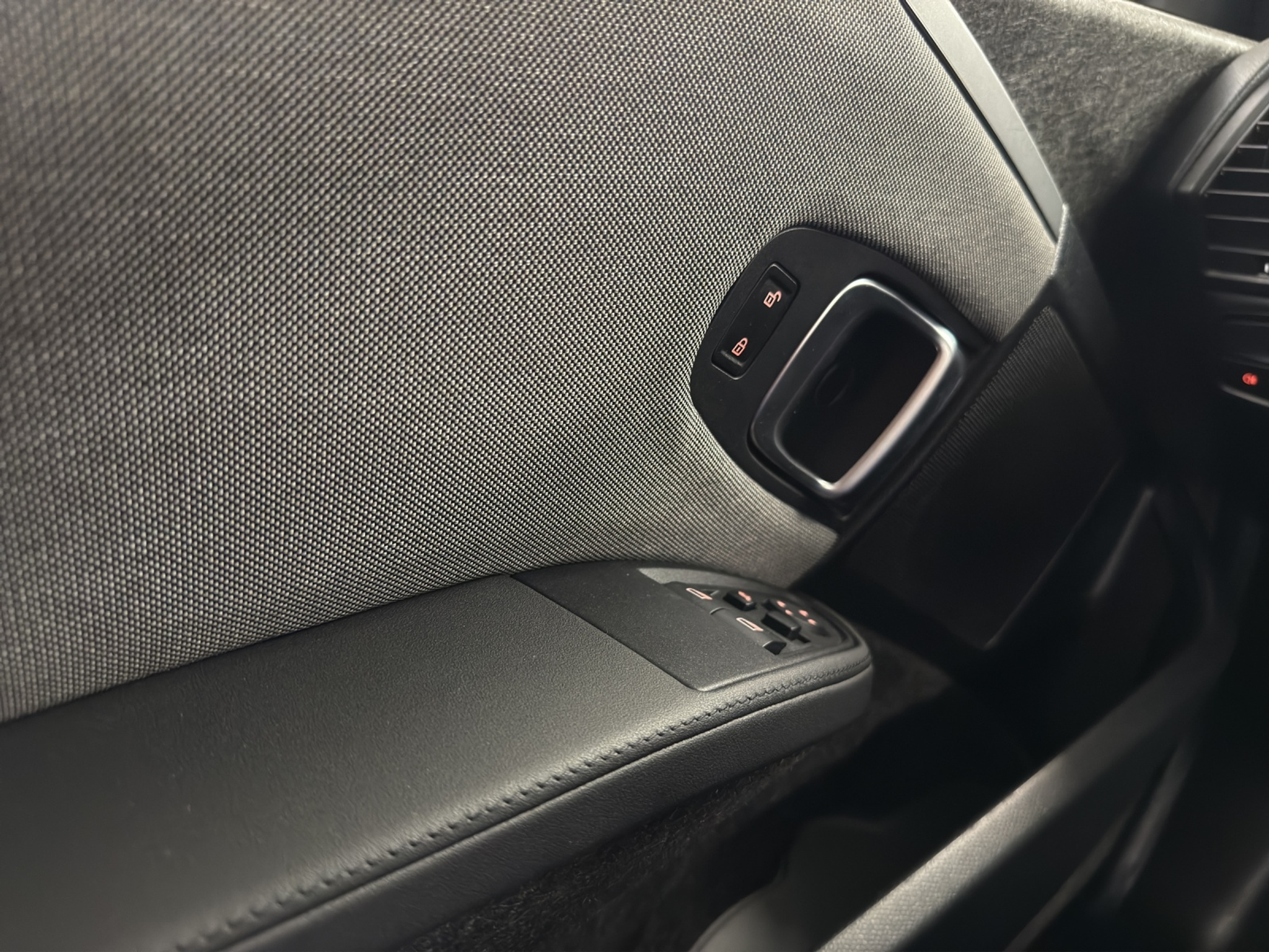 listing desktop thumbnail image 11