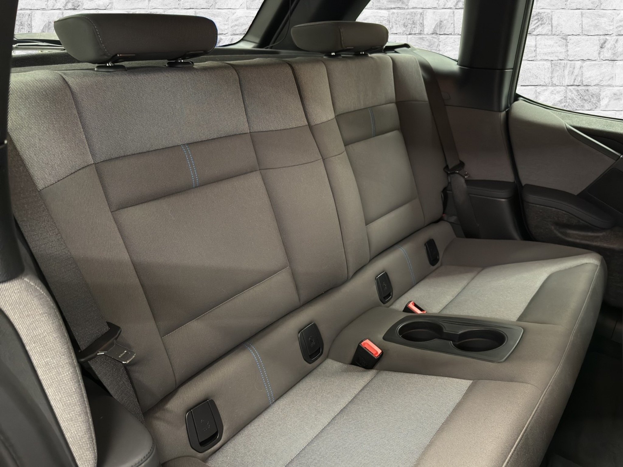 listing desktop thumbnail image 15