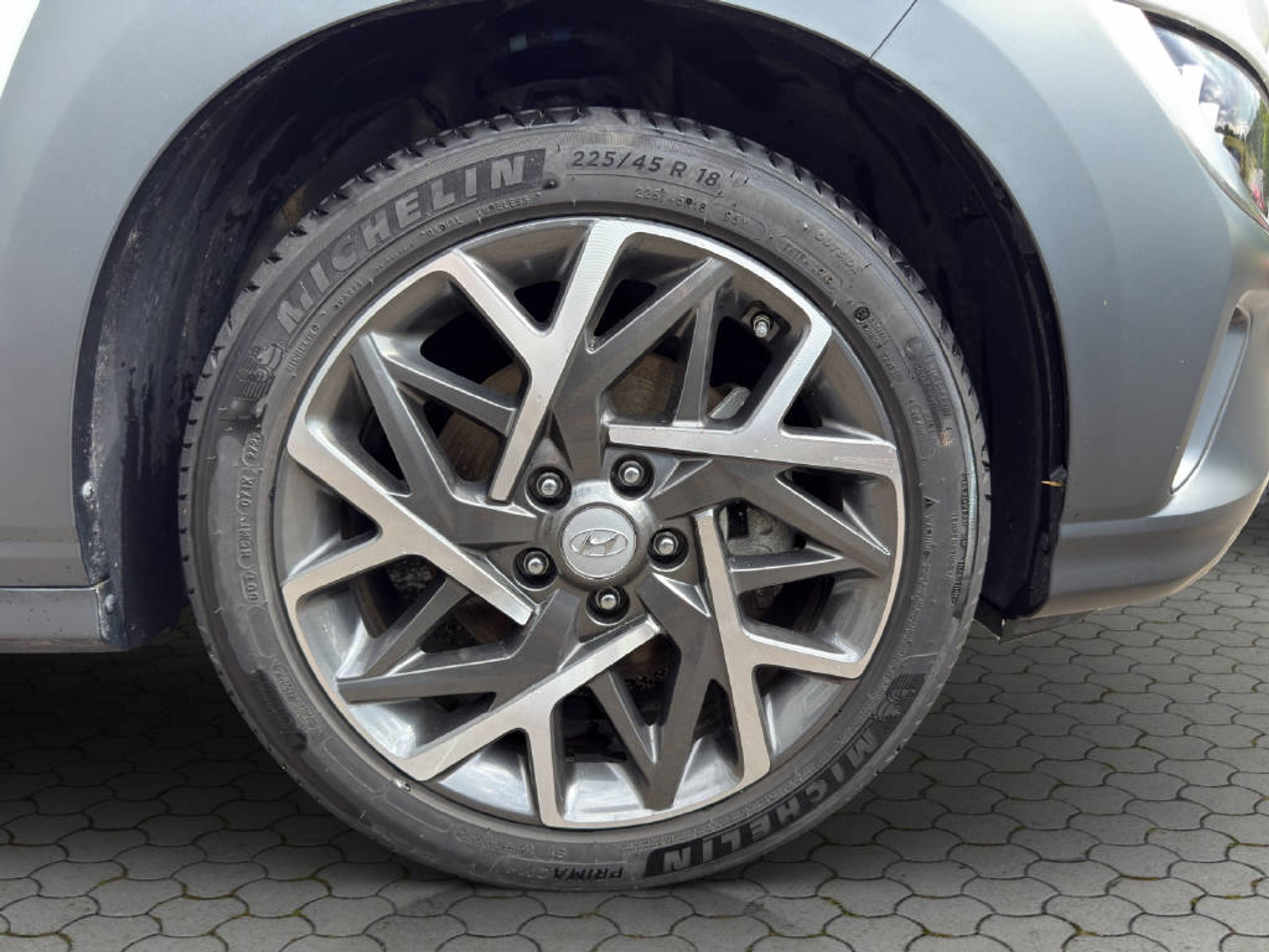 listing desktop thumbnail image 12