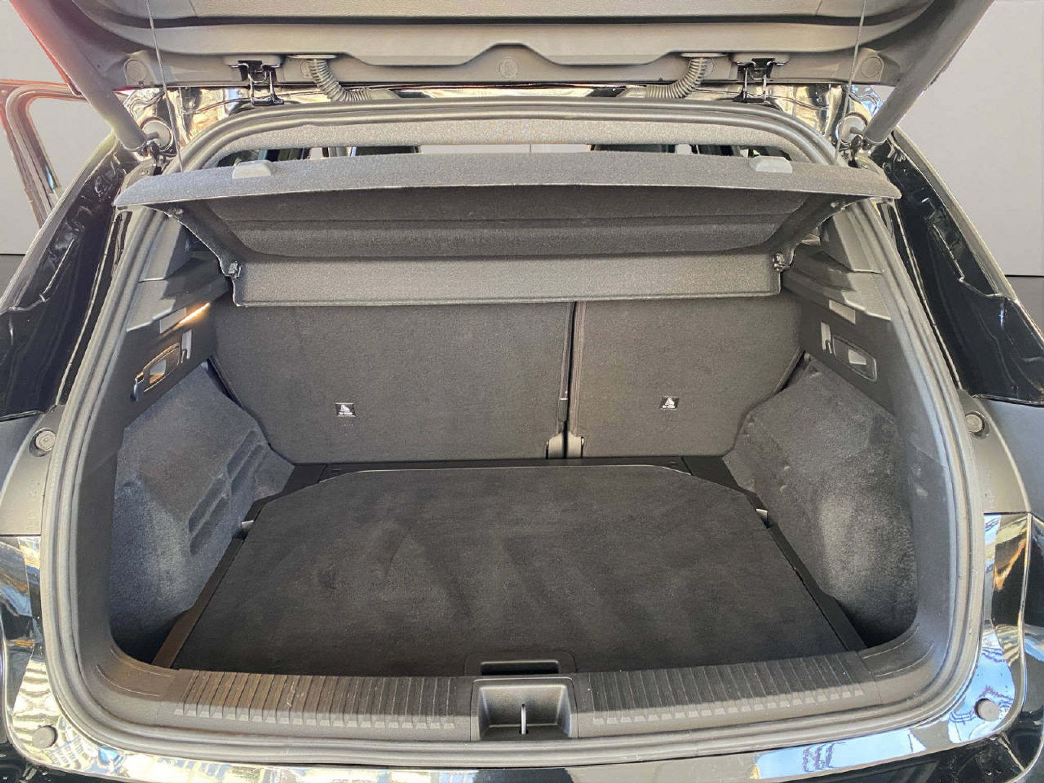 listing desktop thumbnail image 6