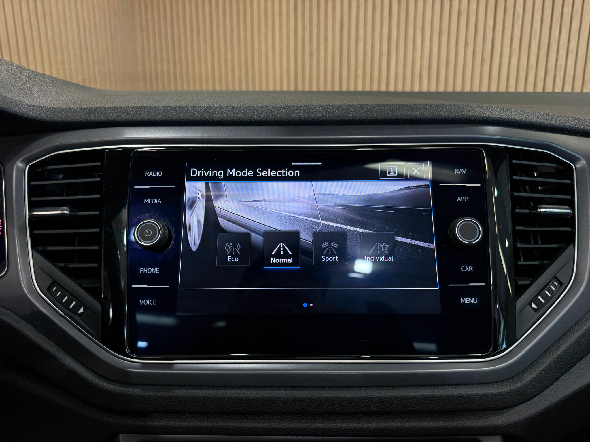 listing desktop thumbnail image 15